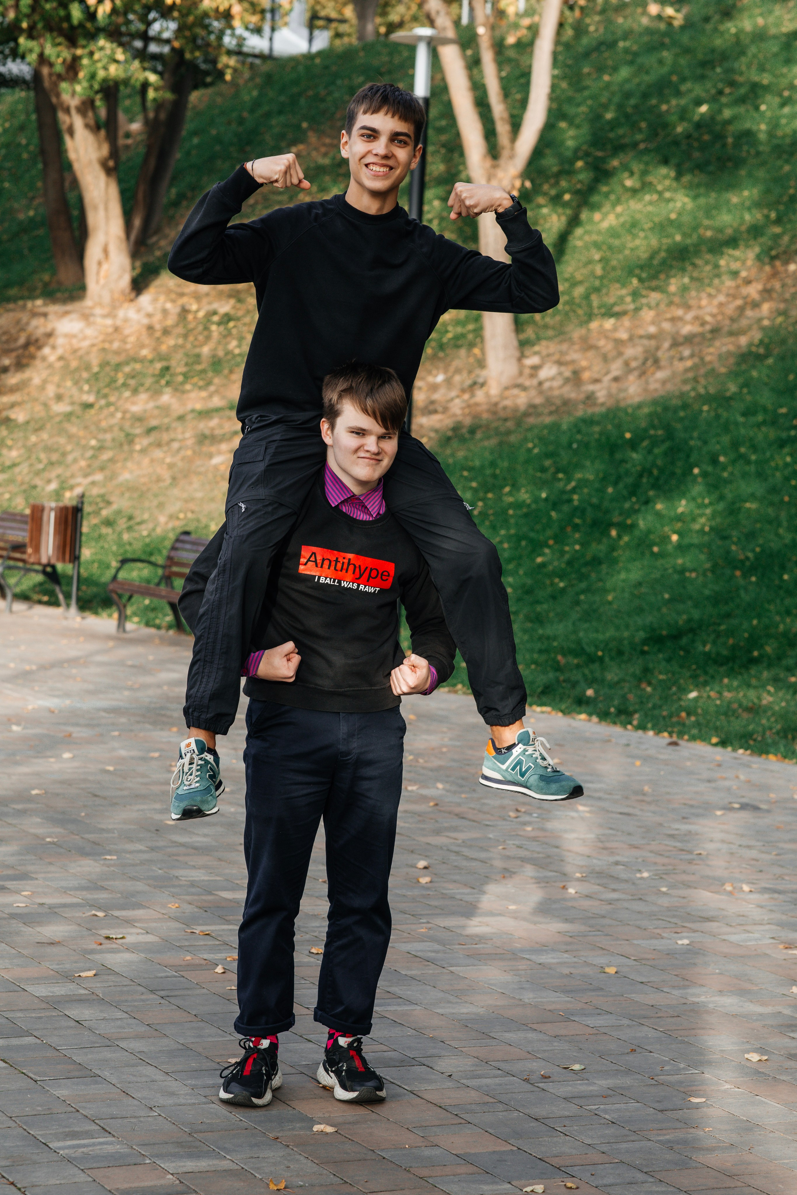 Фотосессия для выпускного альбома в парке Им. Талалихина. Выпускные альбомы в Подольске Москве и МО