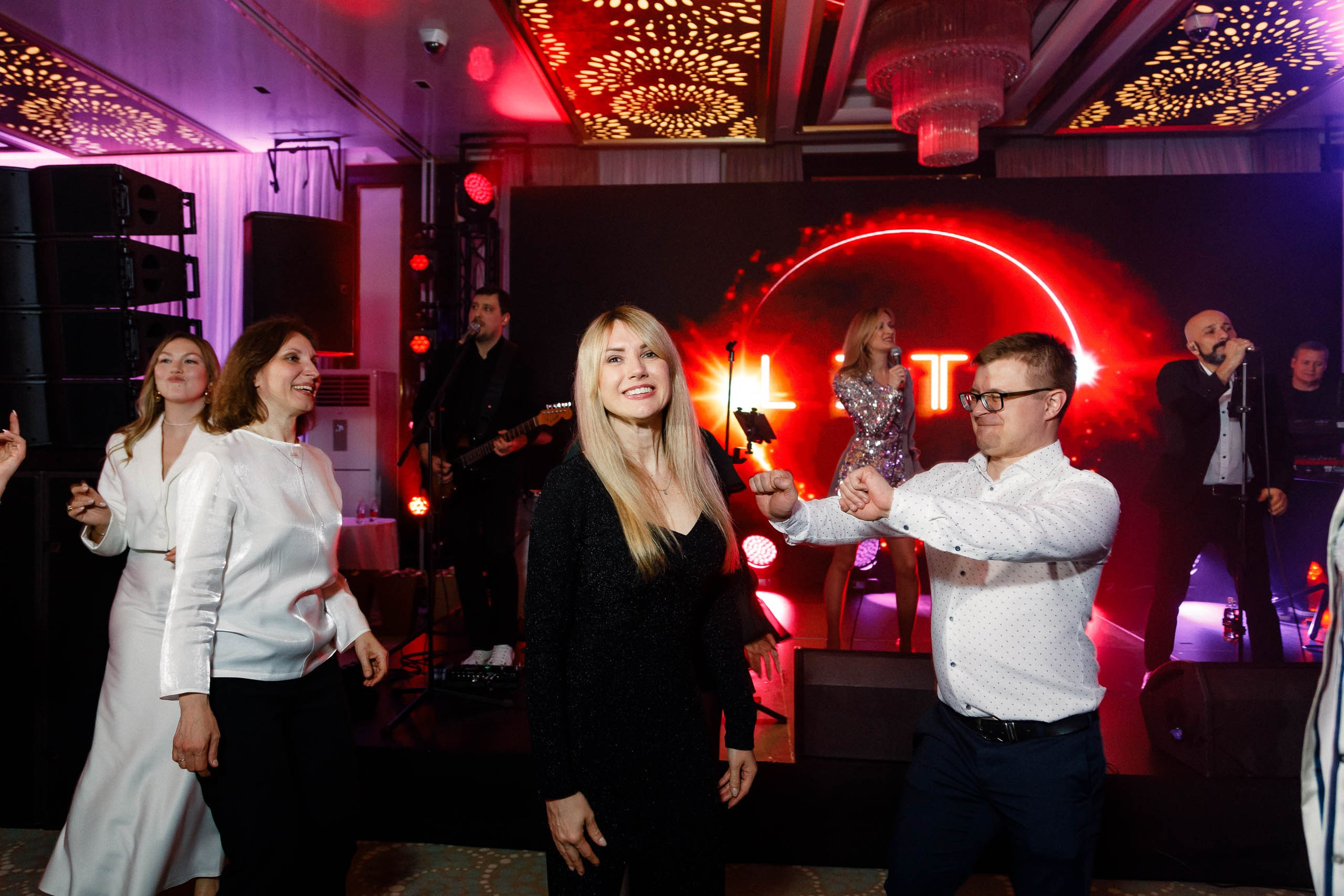 Гала-ужин в казино в Красной Поляне. Репортажный фотограф в Москве, Сочи и Санкт-Петербурге