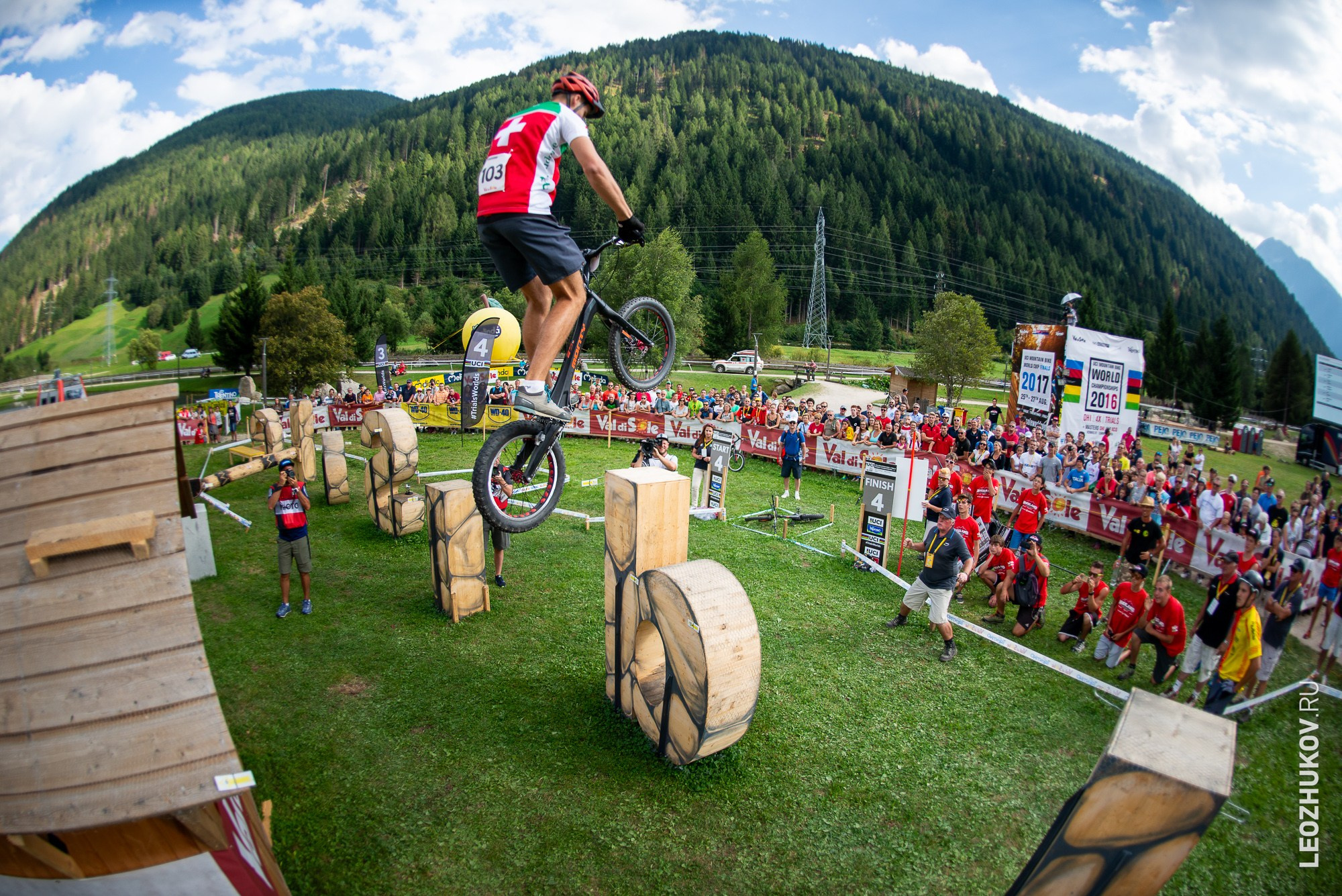 UCI Trials World Championships 2016 — finals. Sports photographer Leonid Zhukov