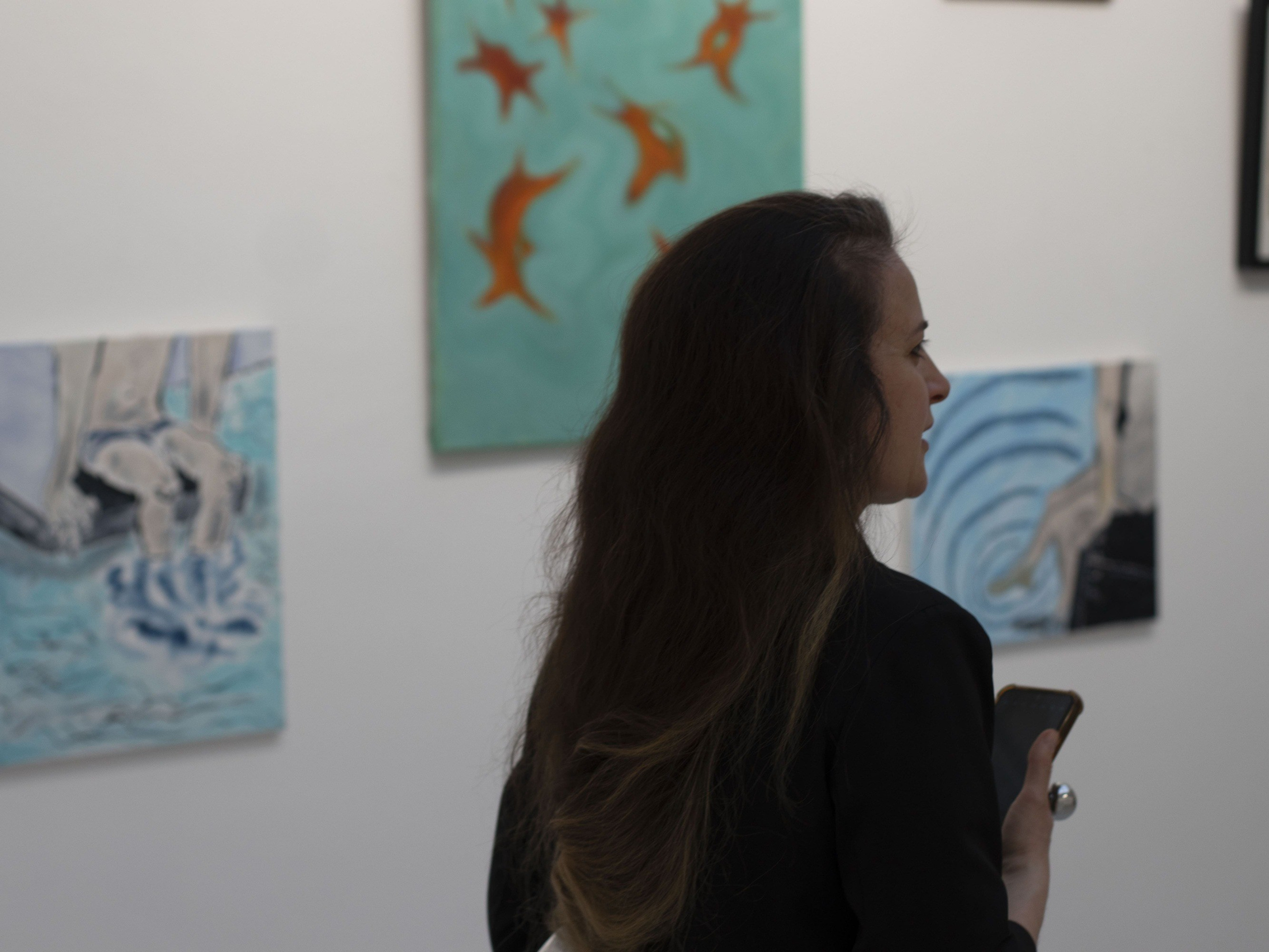 Девушка, экспозиции "Ближе к воде", галерея Arbuzz