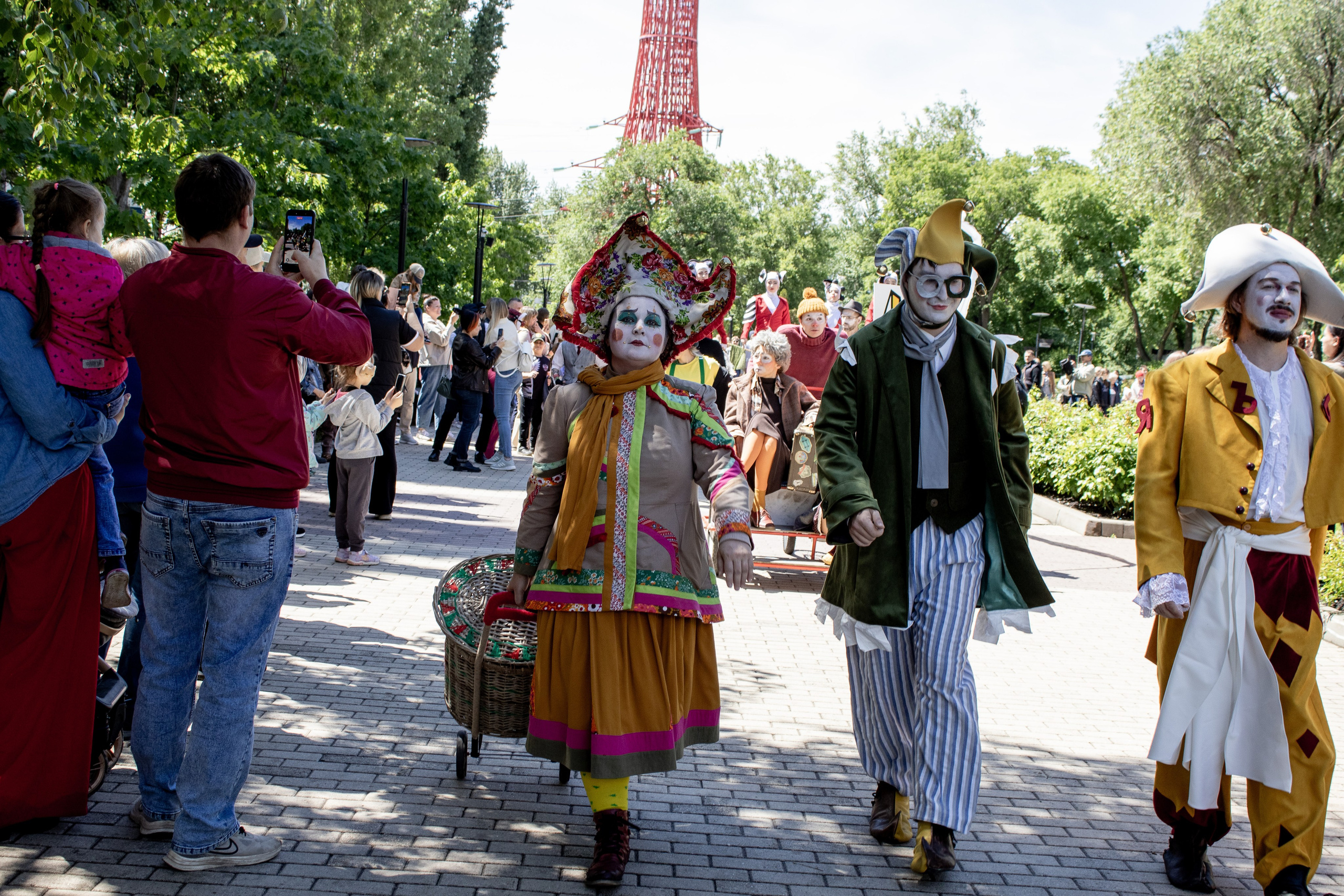 Street Theatre Parade / Platonov Fest, Voronezh. Photographer Natalia Mershina