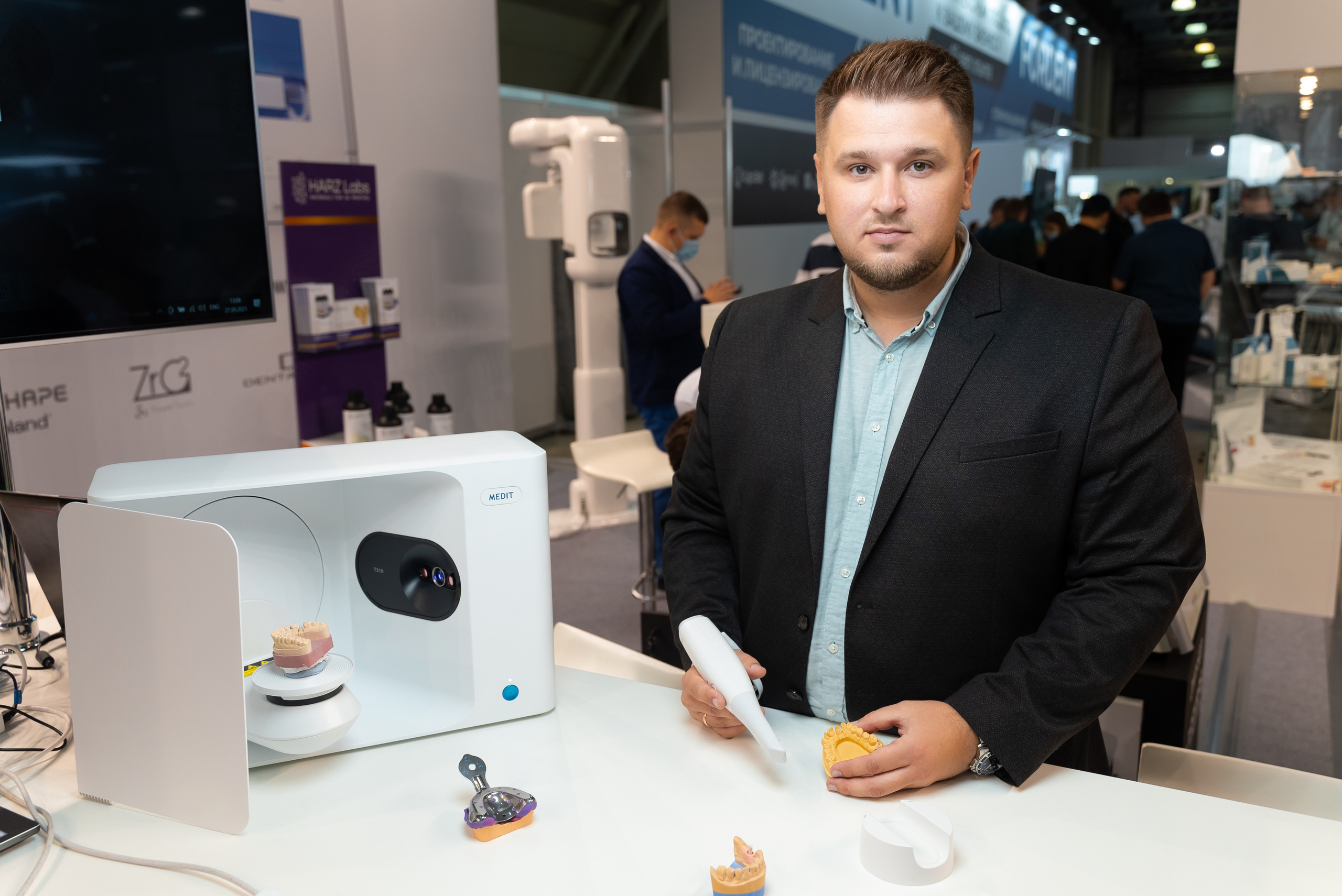 EXPO TS DENTAL (репортажная сьемка). Создатель контента Артем Белкин (фотограф, видеооператор)