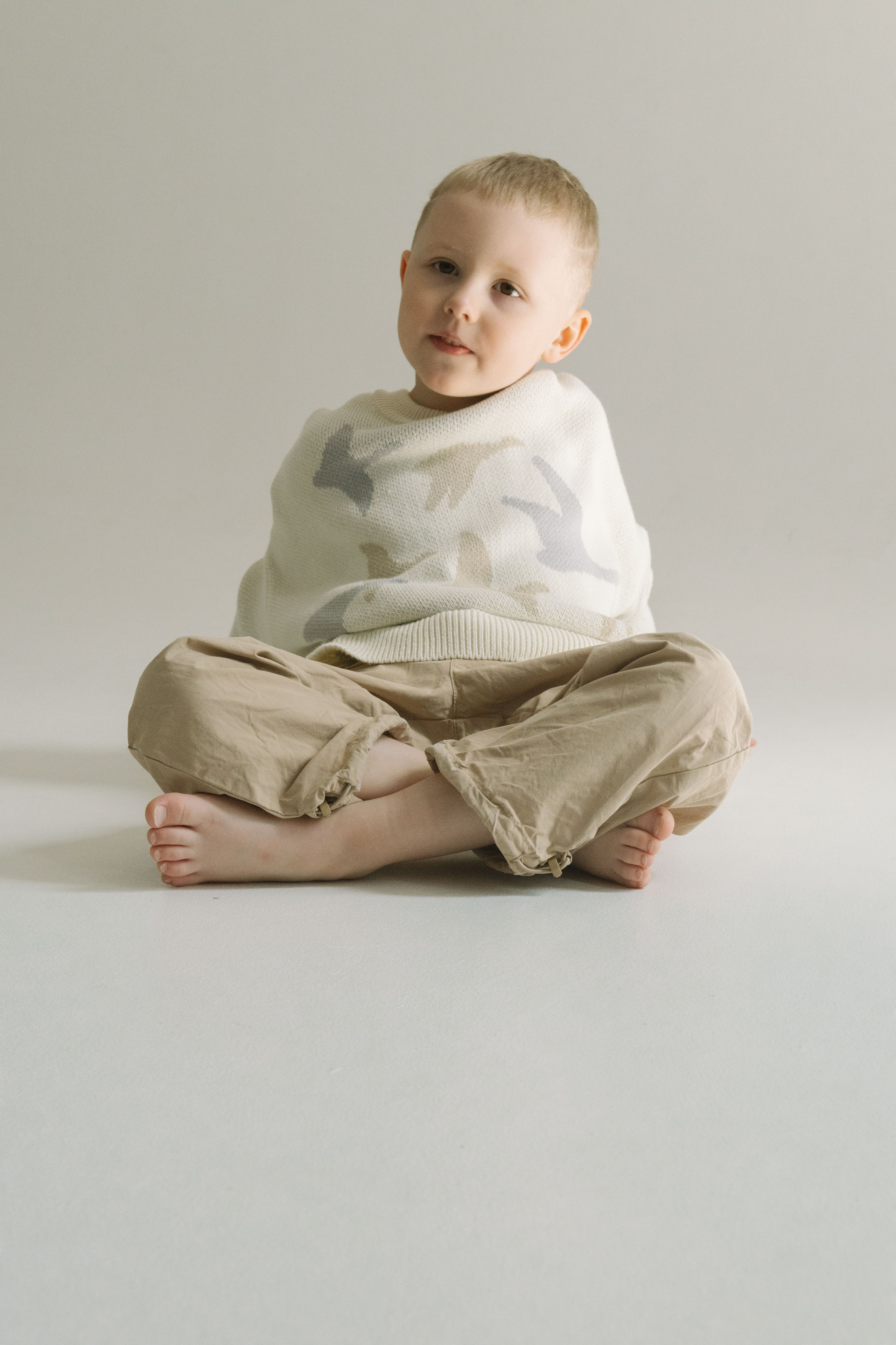 Детская фотосессия в студии — это волшебное приключение! Смешные позы, искренний смех и живые эмоции