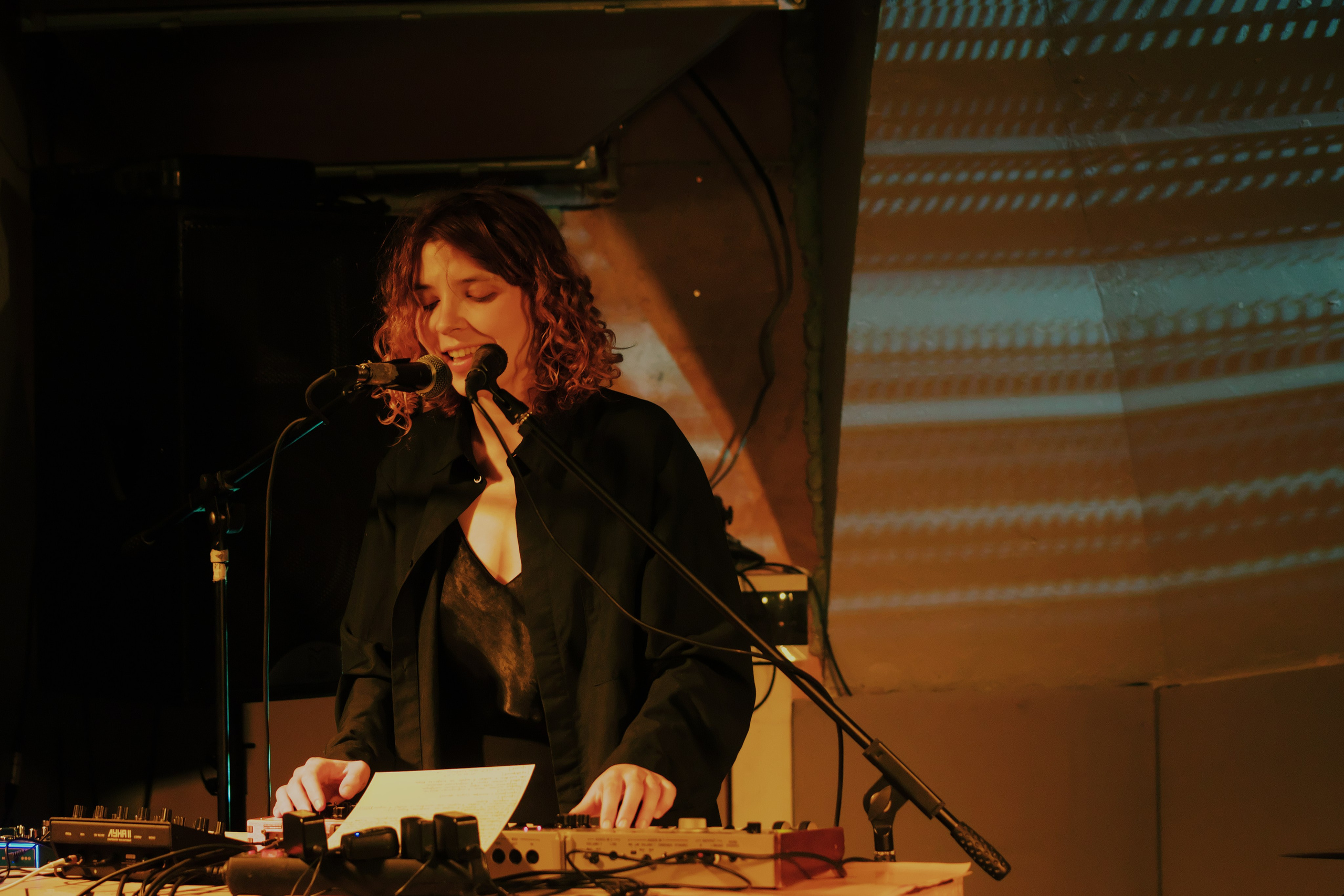 Видишь, я всё ещё здесь 🎛️. Миша Печёнкин | фотография