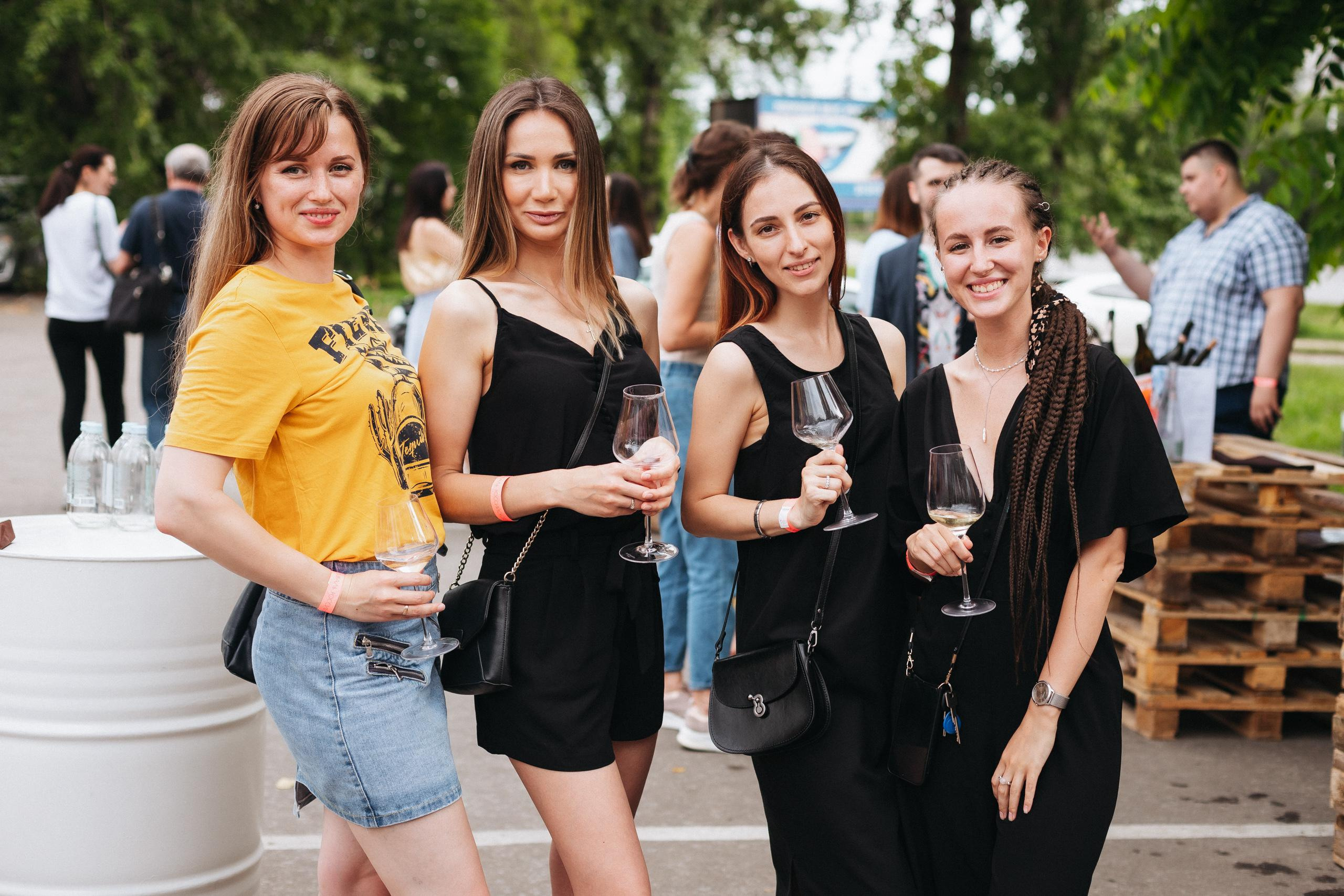 ФЕСТИВАЛЬ РОССИЙСКОГО ВИНА. СВОИ. ФОТООТЧЕТЫ-СОБЫТИЯ-МЕСТА