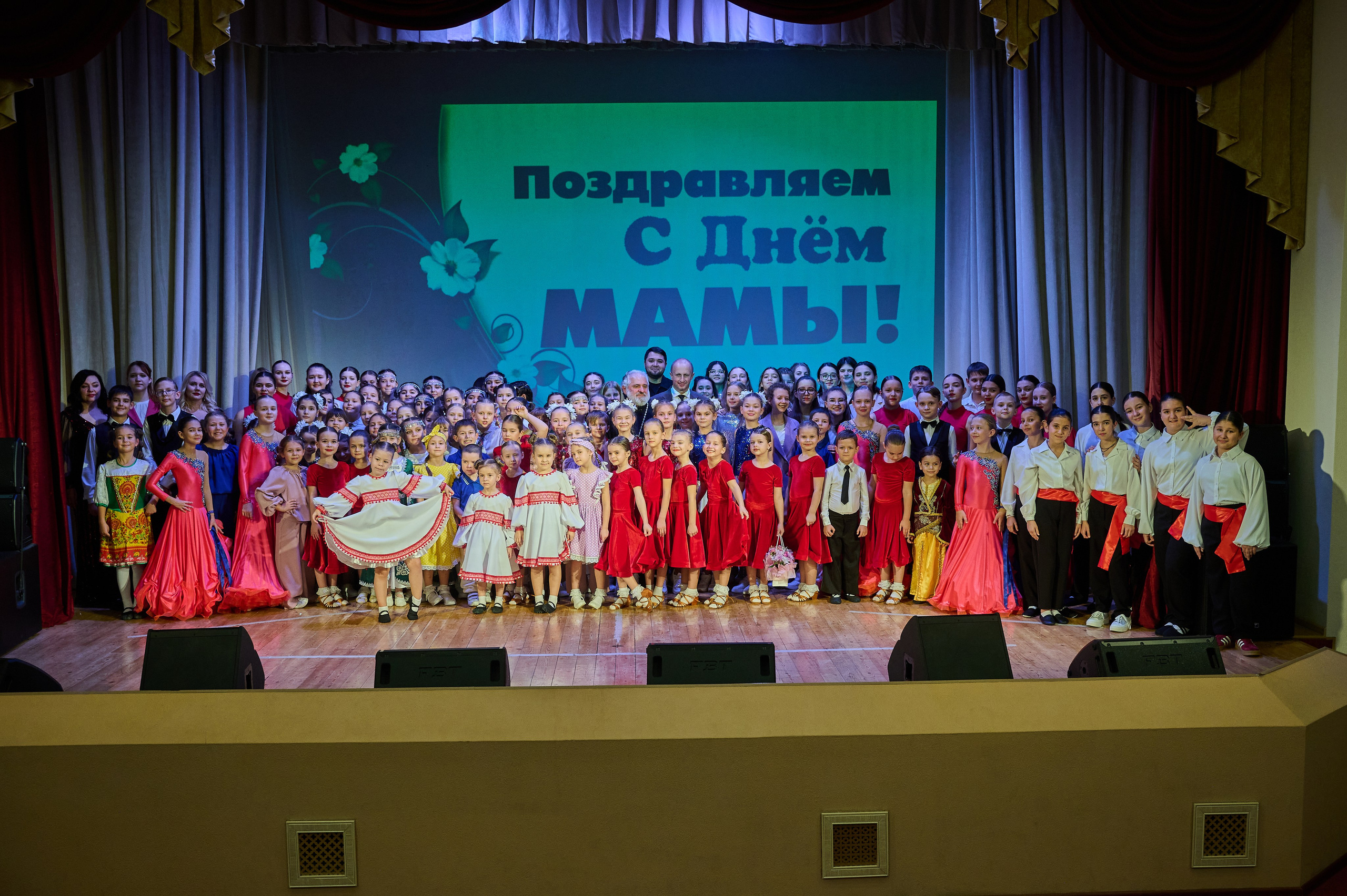 День матери Кабардинка. Жизнь курорта Кабардинка в фотографиях