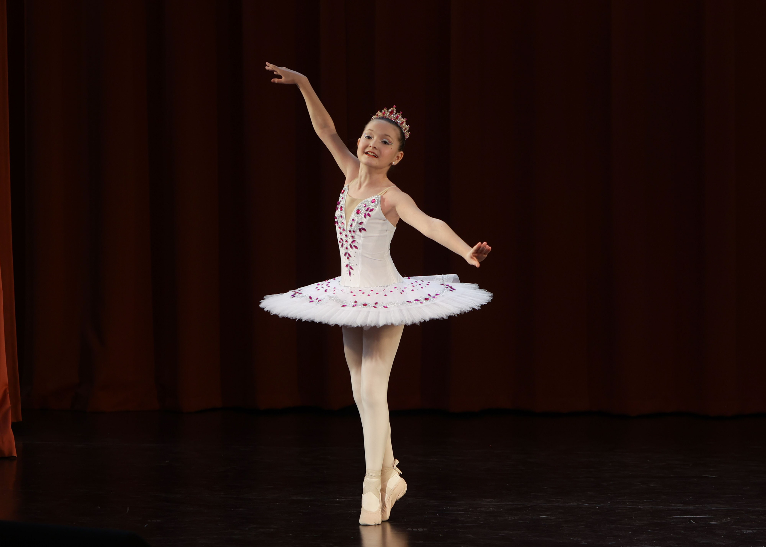 Фестиваль хореографического искусства «КУБОК ЛЕГЕНДЫ — 2025». Выпускные альбомы и школьный фотограф в Подольске, Троицке, Щербинке, Москве и Московской области