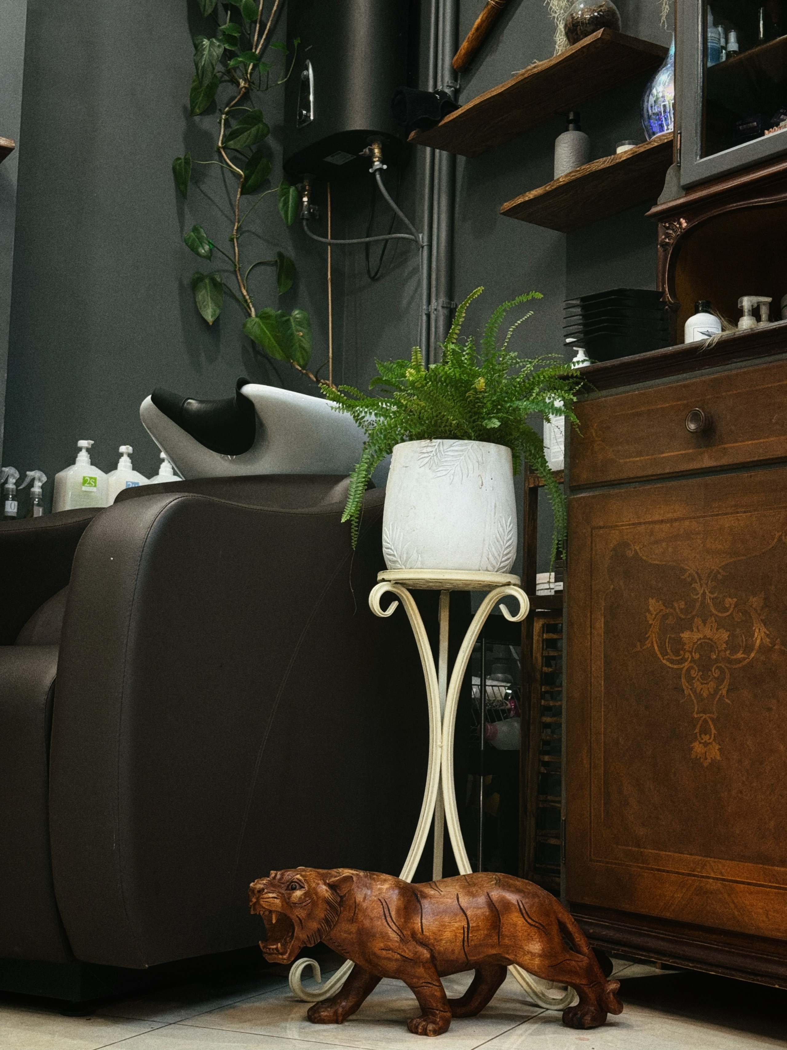 ЛОВОСЫ — студия волос, стрижки окрашивания уходы трихология прикорневой объем