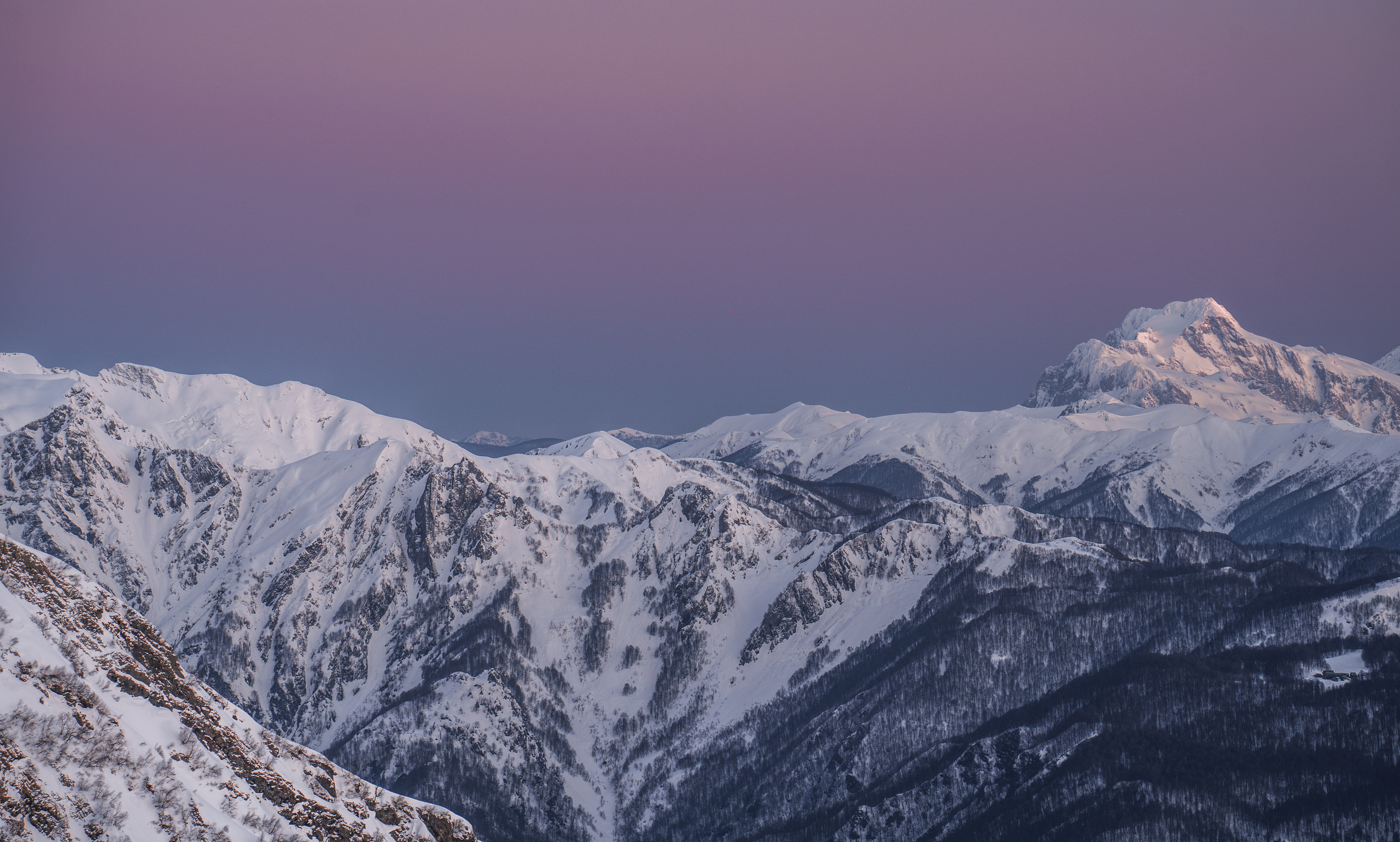 Рассвет в горах «Приют Ветров» 2256 м. Фотограф на Пхукете Илья PERELUDE©
