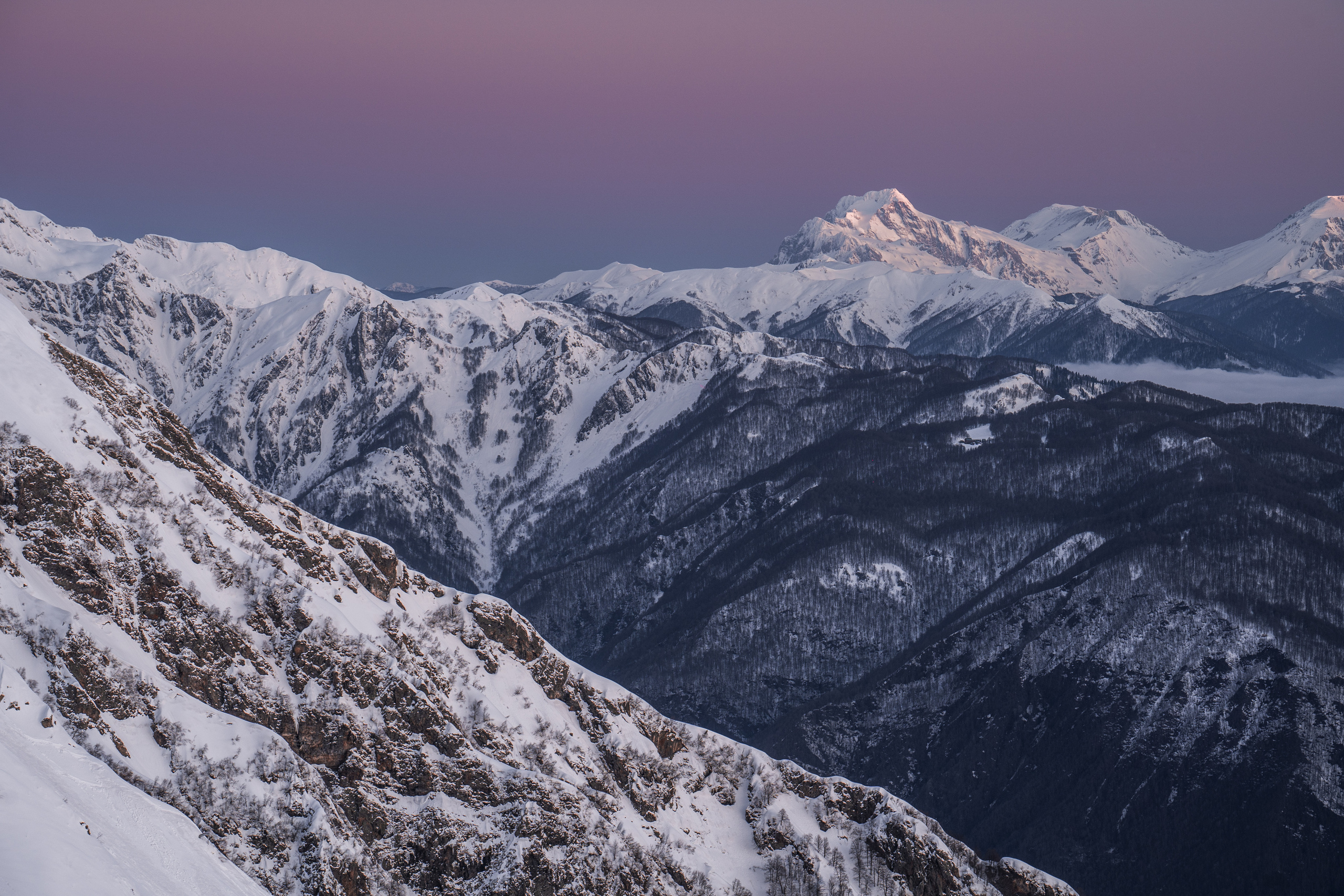 Рассвет в горах «Приют Ветров» 2256 м. Фотограф на Пхукете Илья PERELUDE©