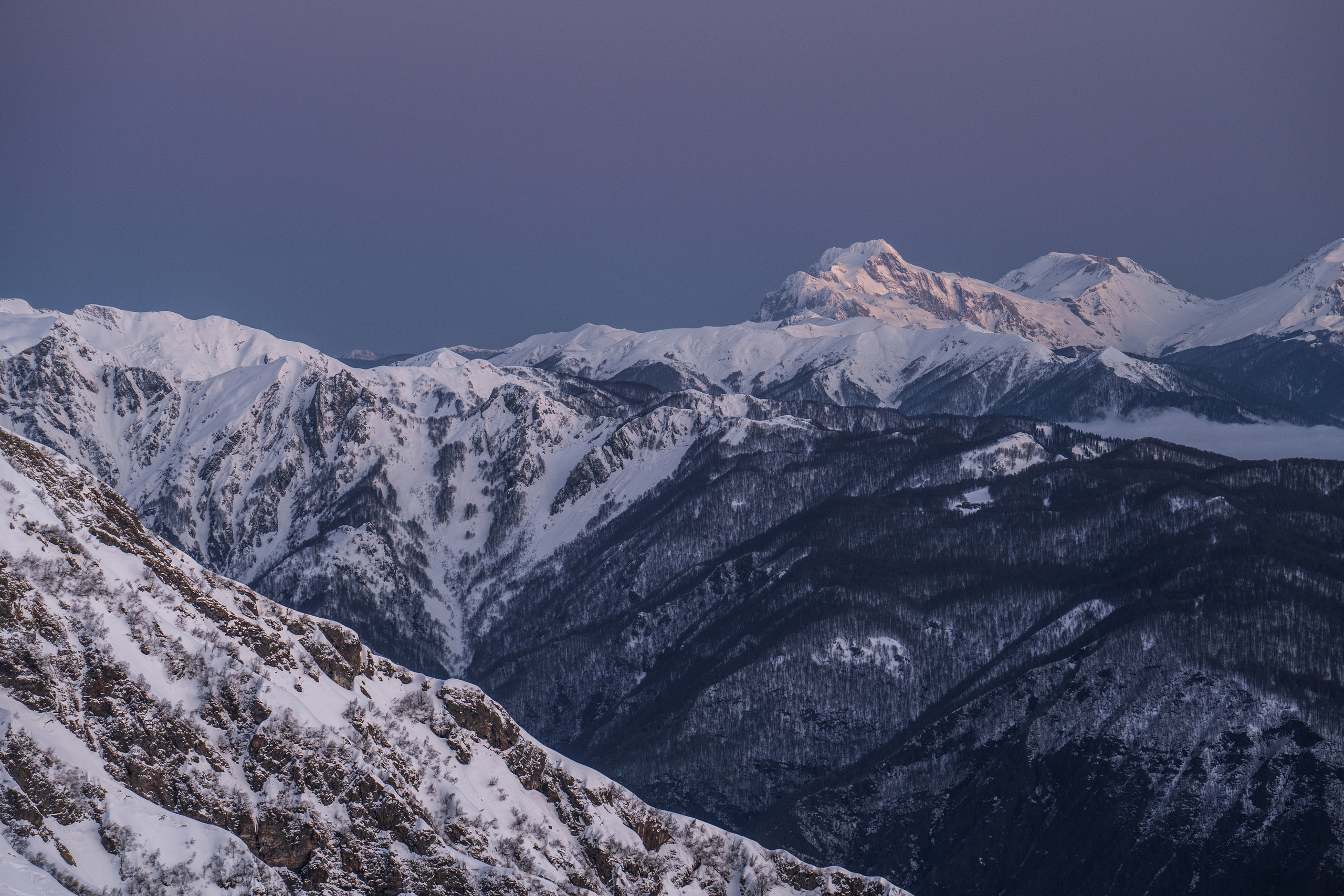 Рассвет в горах «Приют Ветров» 2256 м. Фотограф на Пхукете Илья PERELUDE©