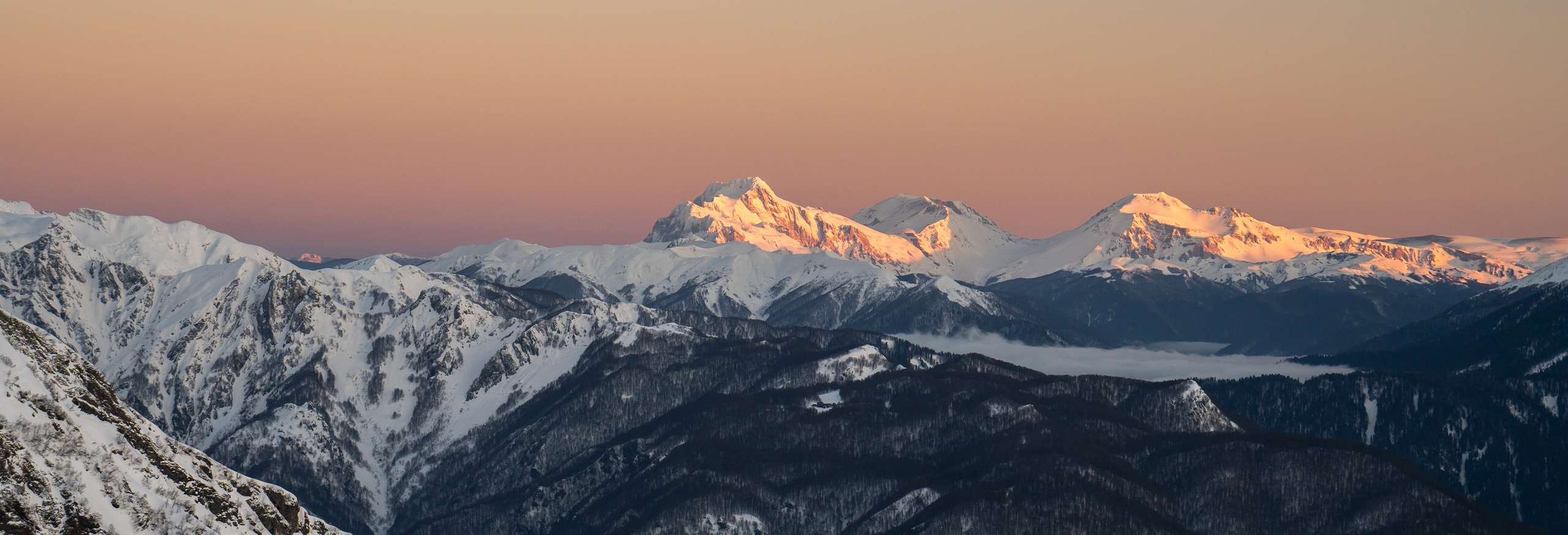 Рассвет в горах «Приют Ветров» 2256 м. Фотограф на Пхукете Илья PERELUDE©