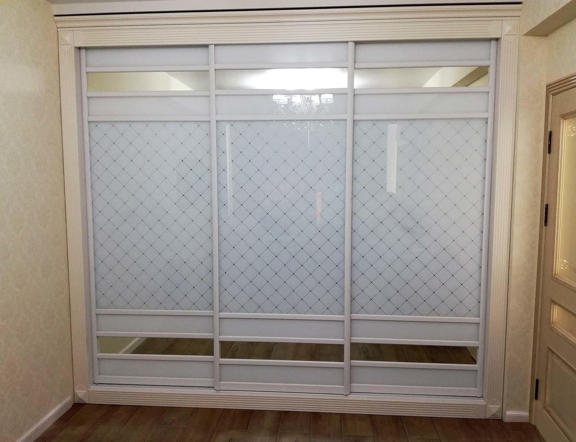 Шкафы, гардеробные и прихожие на заказ в Евпатории. Мебель на заказ в Евпатории