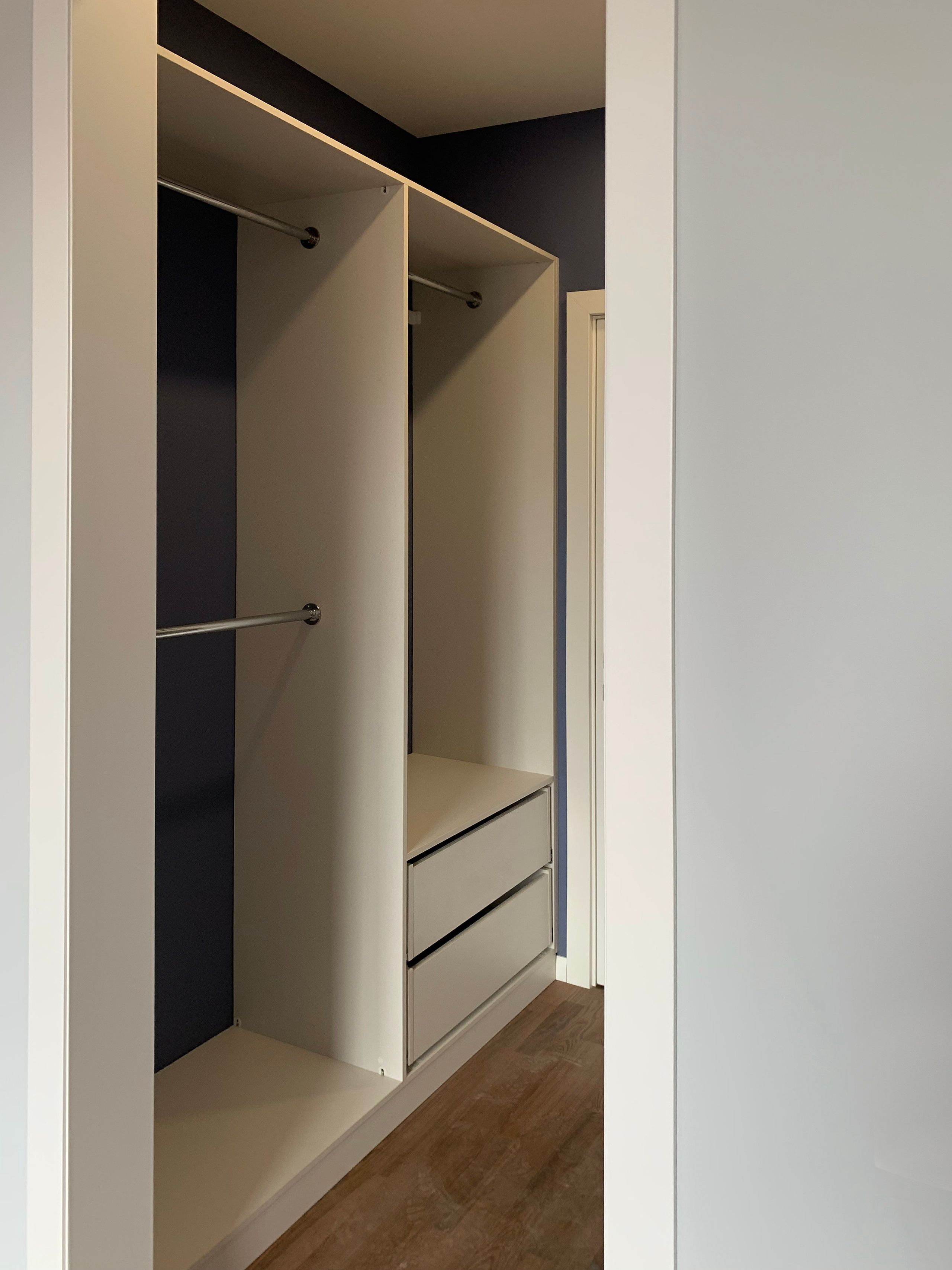 Шкафы, гардеробные и прихожие на заказ в Евпатории. Мебель на заказ в Евпатории