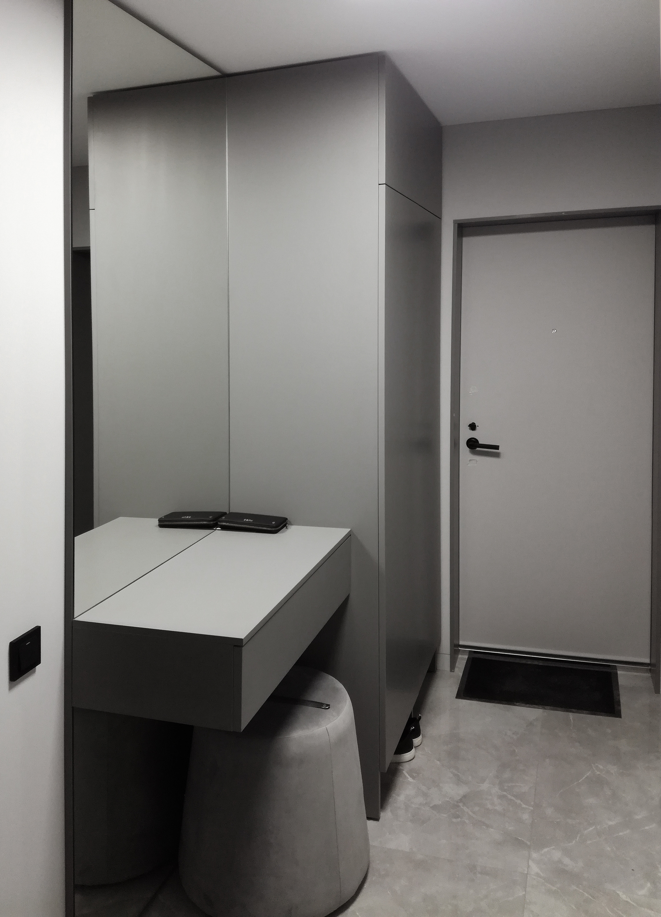 Шкафы, гардеробные и прихожие на заказ в Евпатории. Мебель на заказ в Евпатории