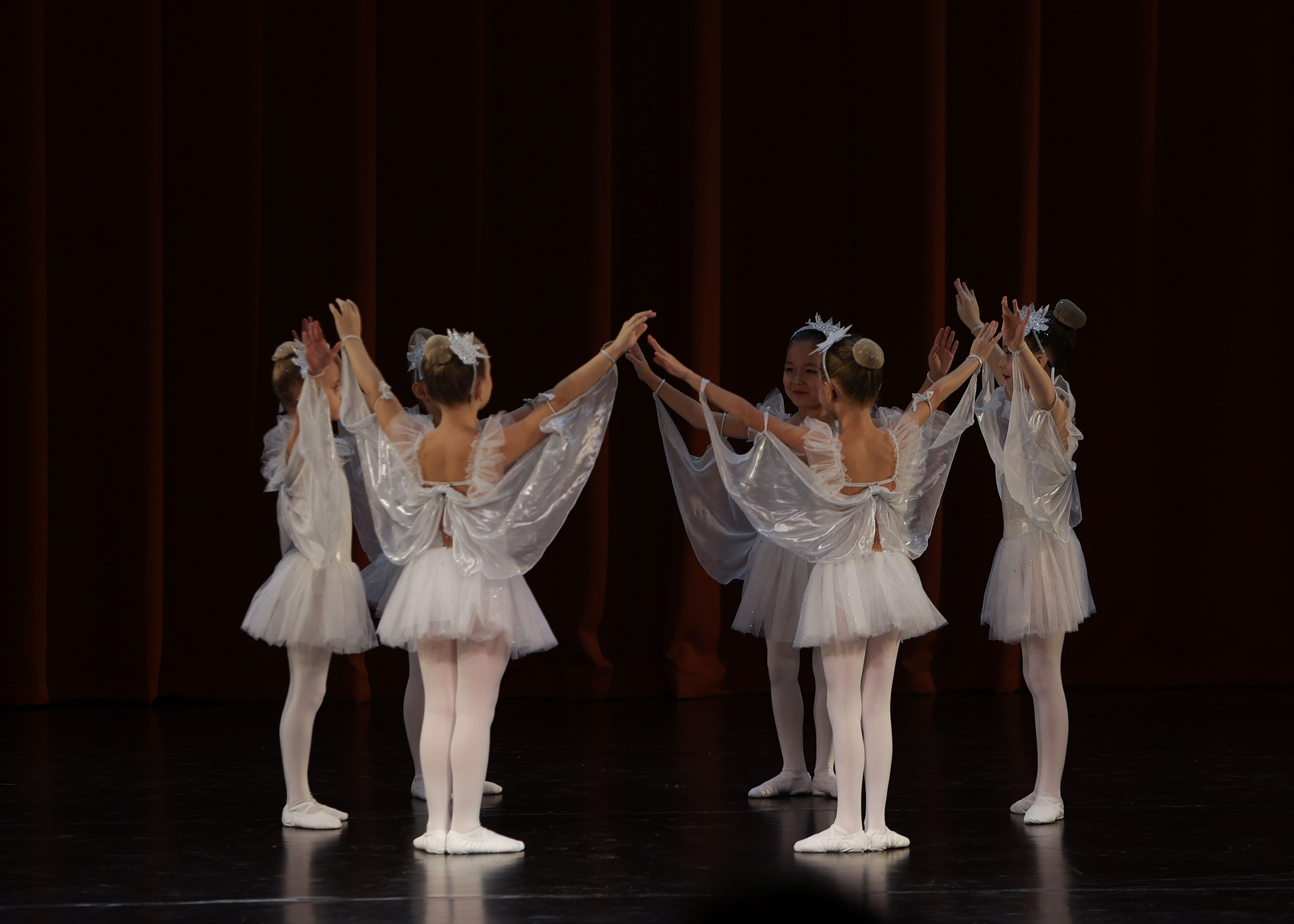 Фестиваль хореографического искусства «КУБОК ЛЕГЕНДЫ — 2025». Выпускные альбомы и школьный фотограф в Подольске, Троицке, Щербинке, Москве и Московской области