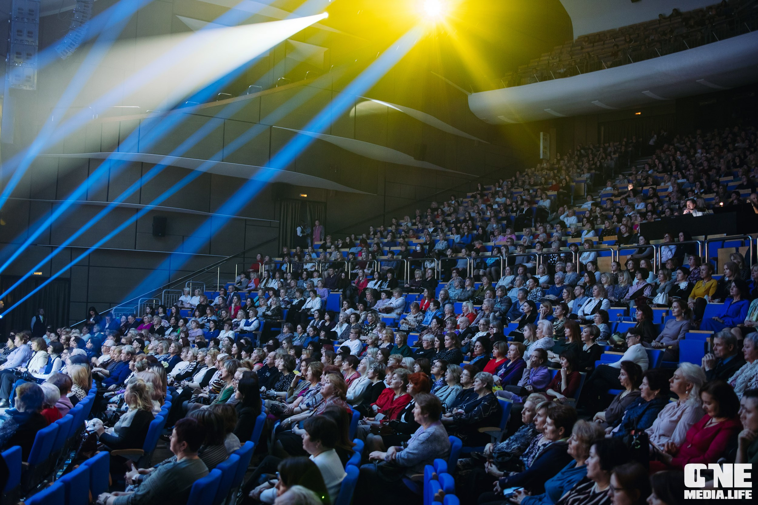 Концерт 8 марта в Янтарь холл. One Media Life: фоторепортажи, фотоотчеты с мероприятий и заведений