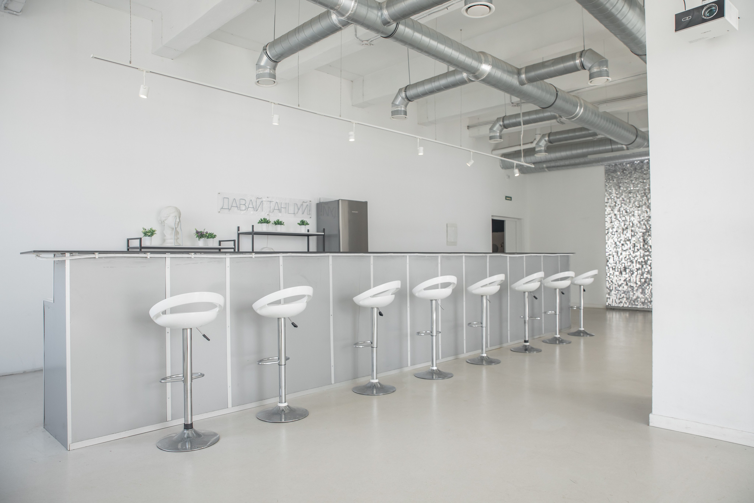 Кожевенная, 34А. Аренда лофта в СПб для мероприятий