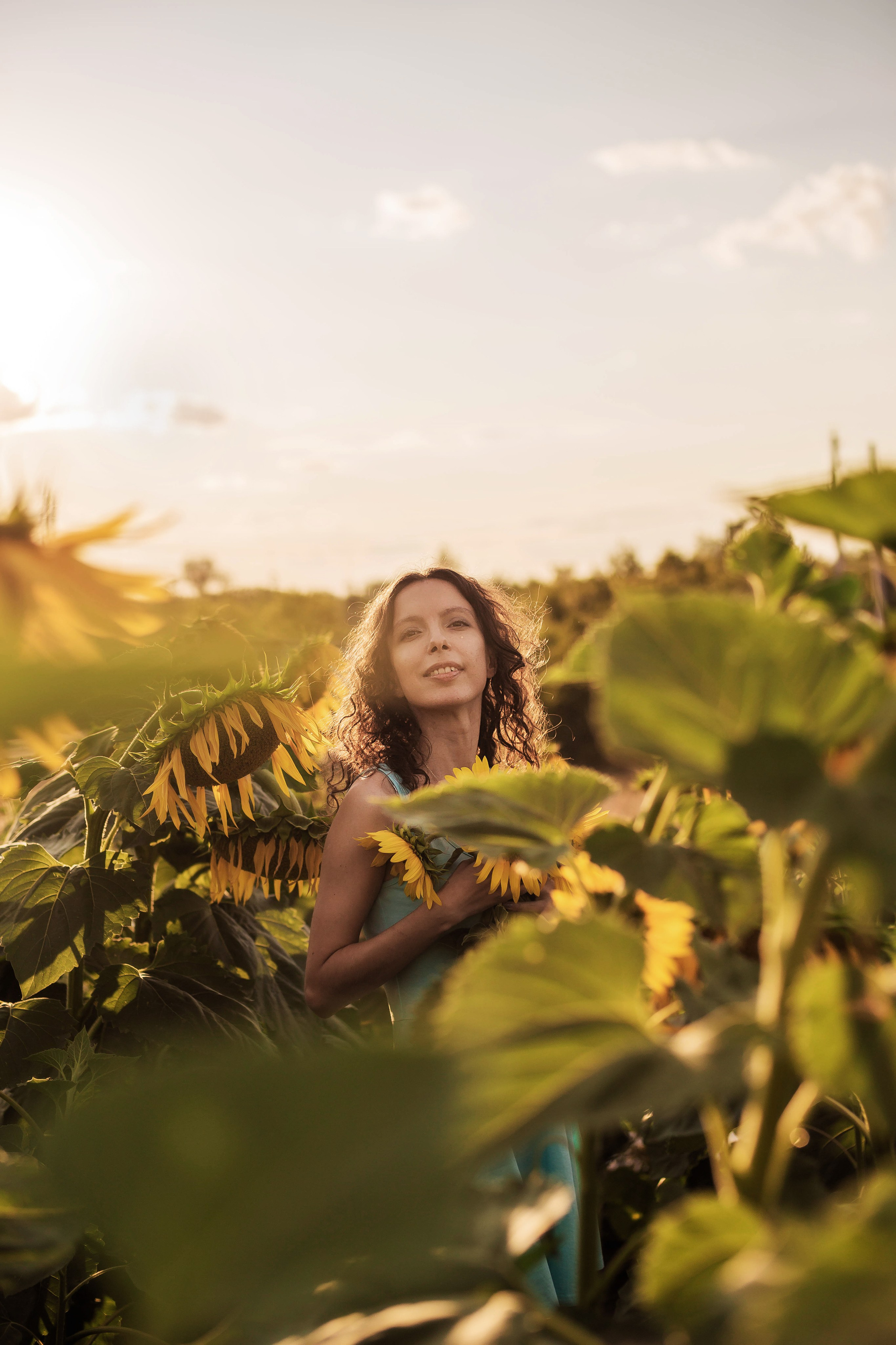 Фото в подсолнухах. Семейный фотограф в Саратове