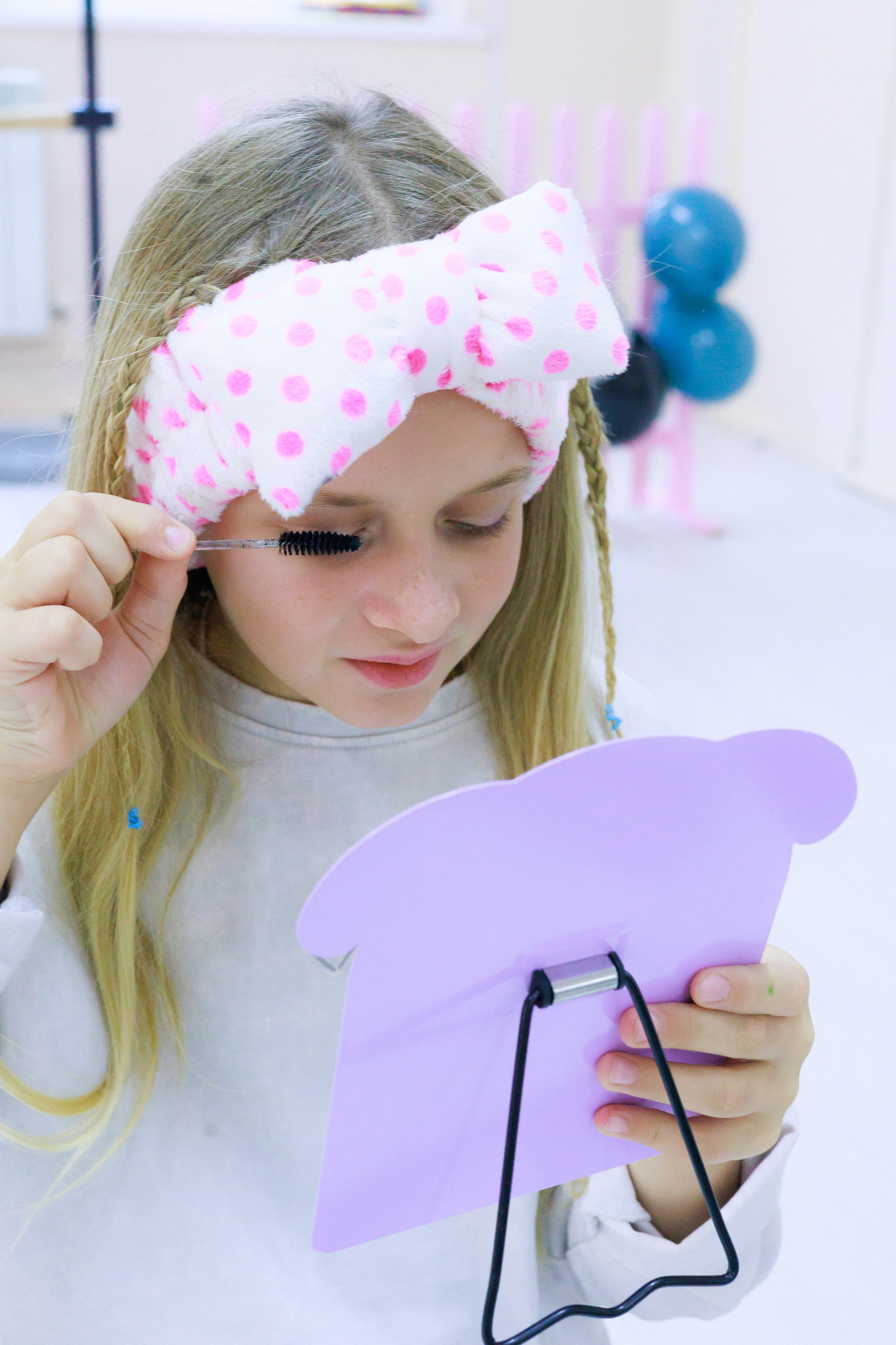 От детского макияжа к макияжу по-взрослому: урок макияжа для девочек 7-10 лет 2 февраля во Владивостоке. Школа для девочек во Владивостоке — Само Совершенство