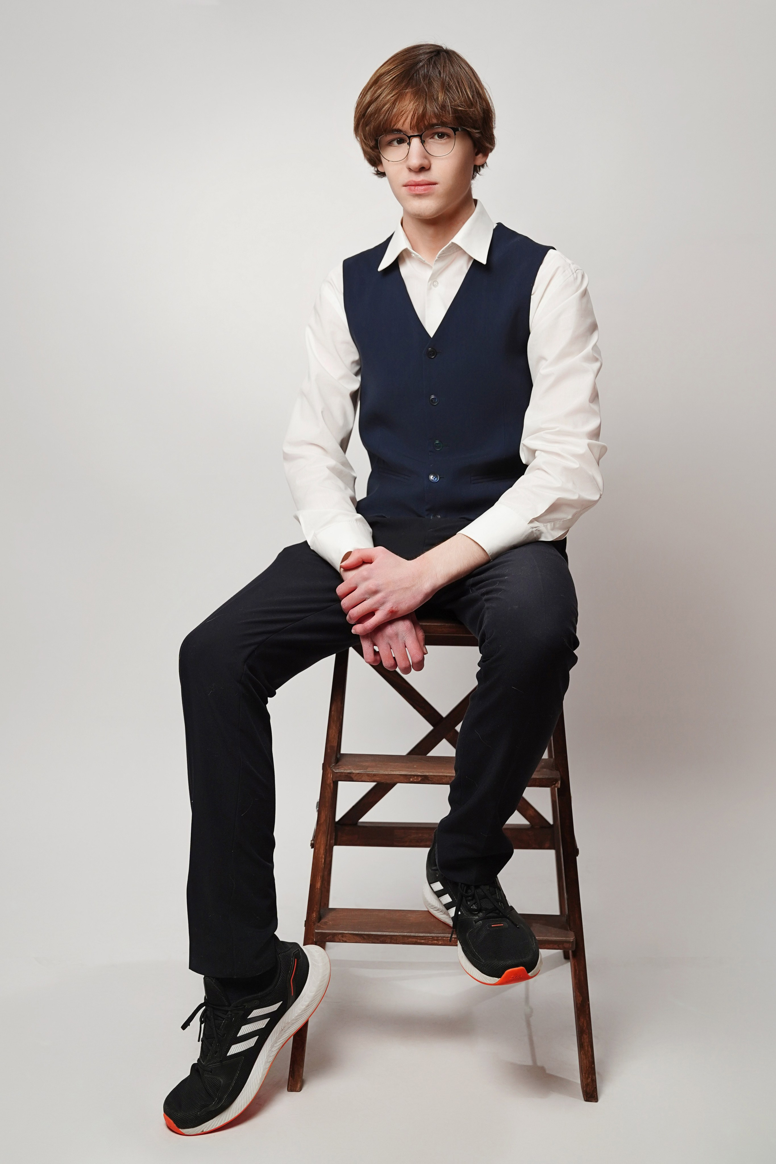 Стиль портрета в студии. GOTRA — выпускные альбомы в Тюмени