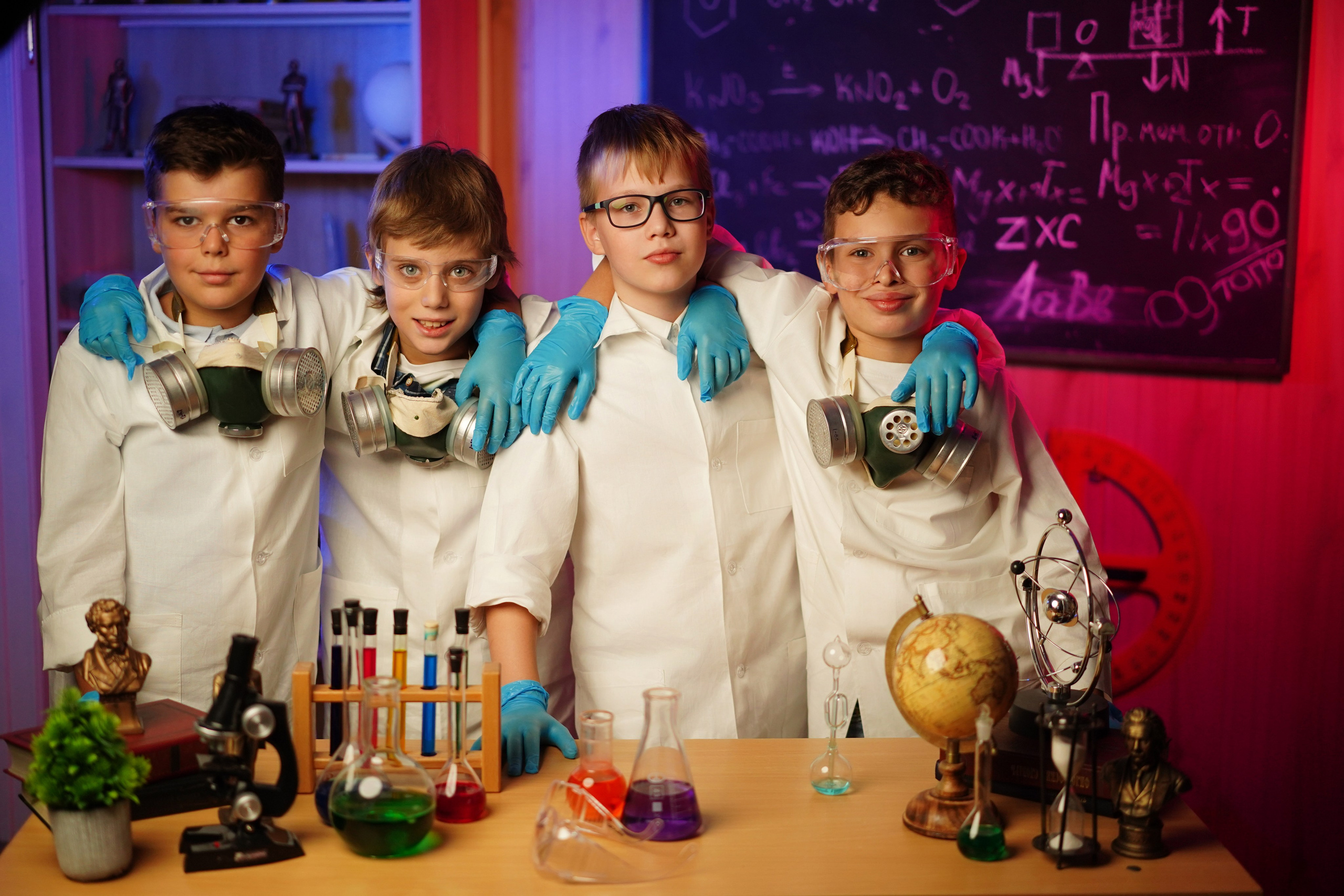 Фотосессия в стиле «Химики». GOTRA — выпускные альбомы в Тюмени