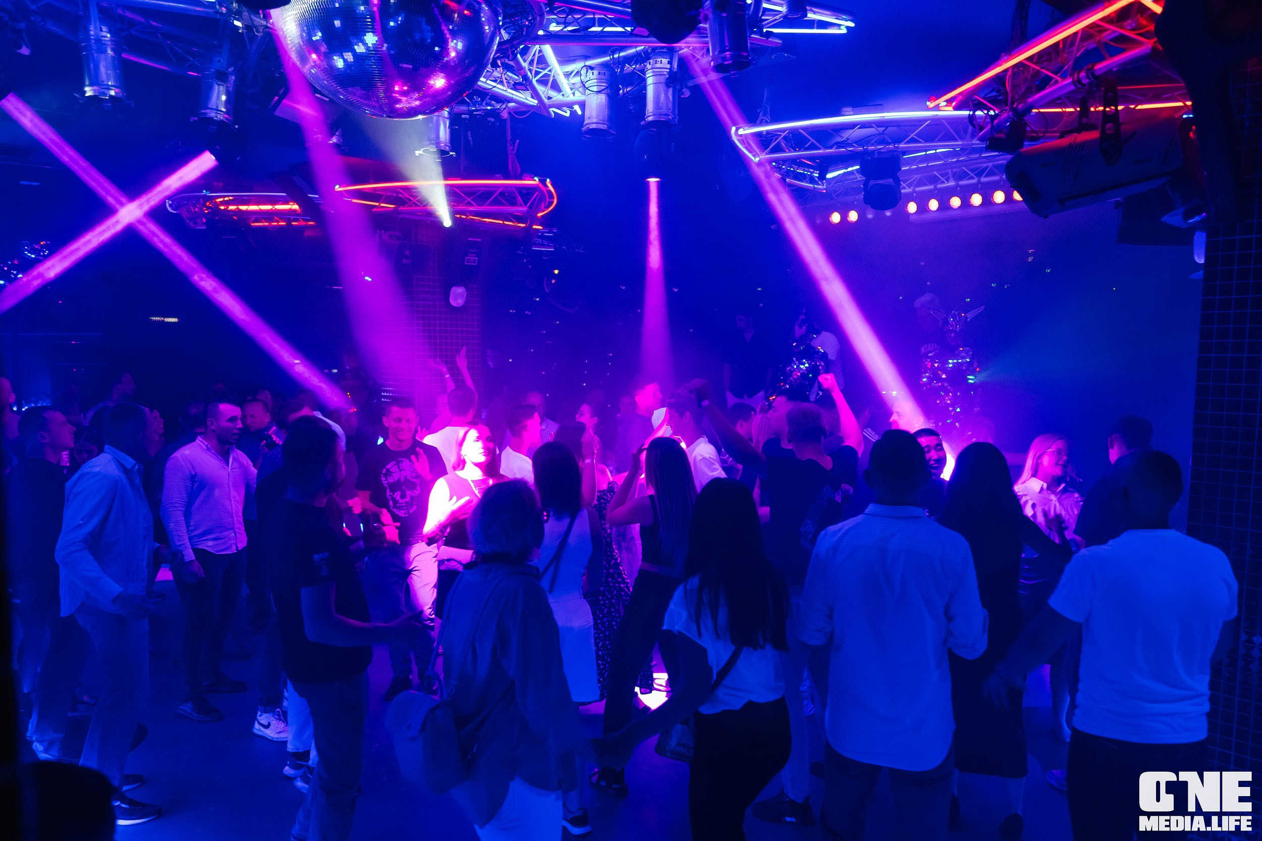 Фоторепортаж из РК Планета. One Media Life: фоторепортажи, фотоотчеты с мероприятий и заведений