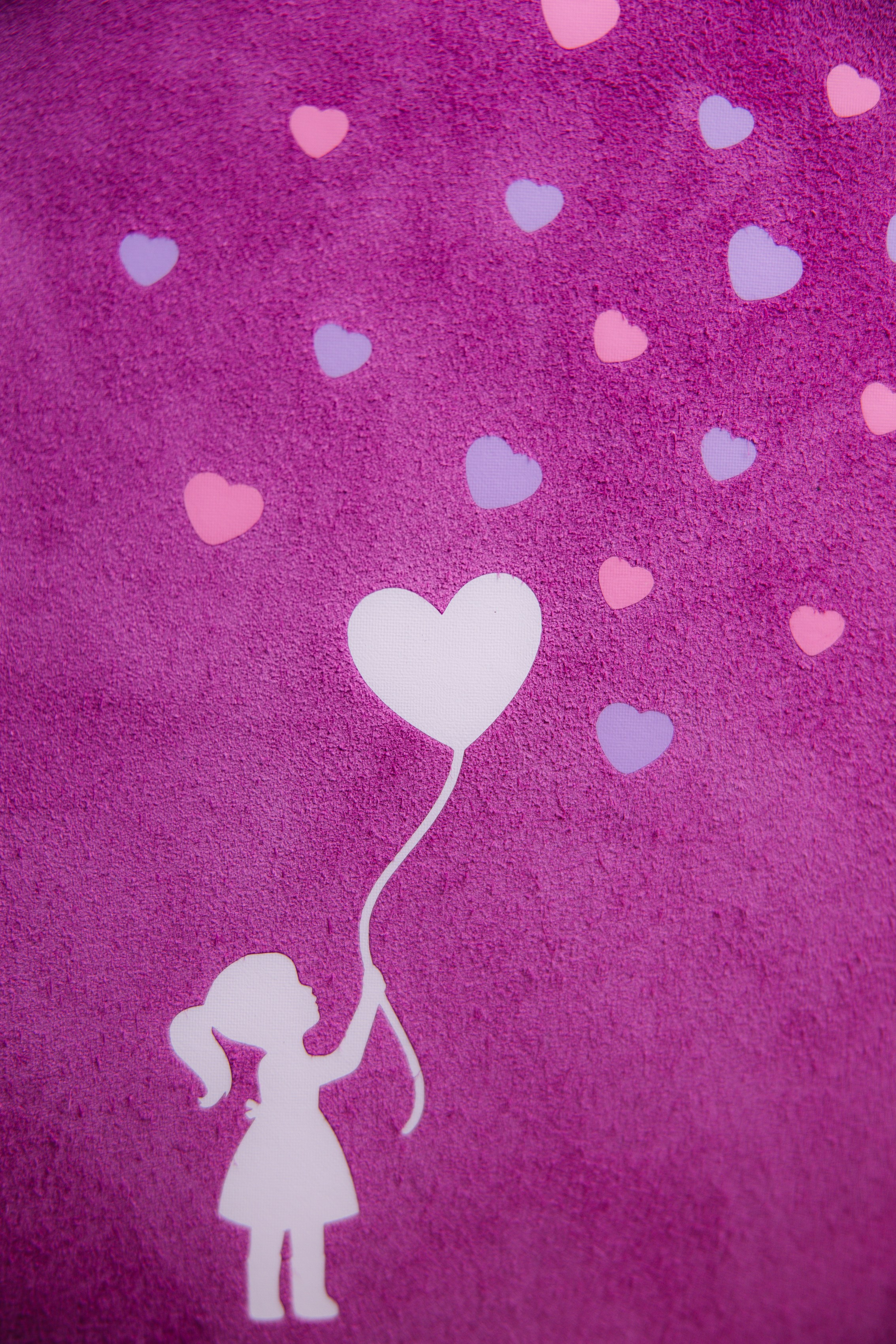 Изображение девочки термо плёнкой на замши