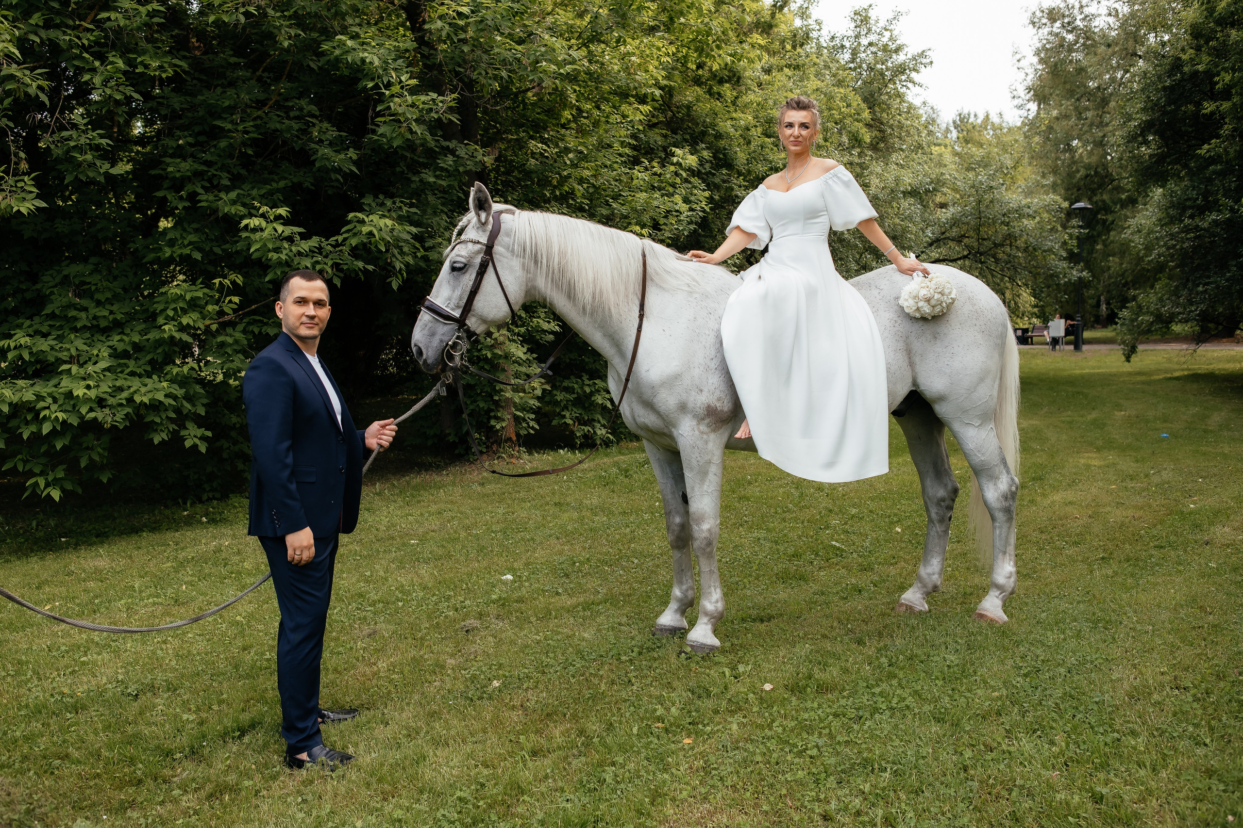 Серия фотографий со свадебной прогулки в заповеднике Коломенское. Свадебный фотограф в Москве