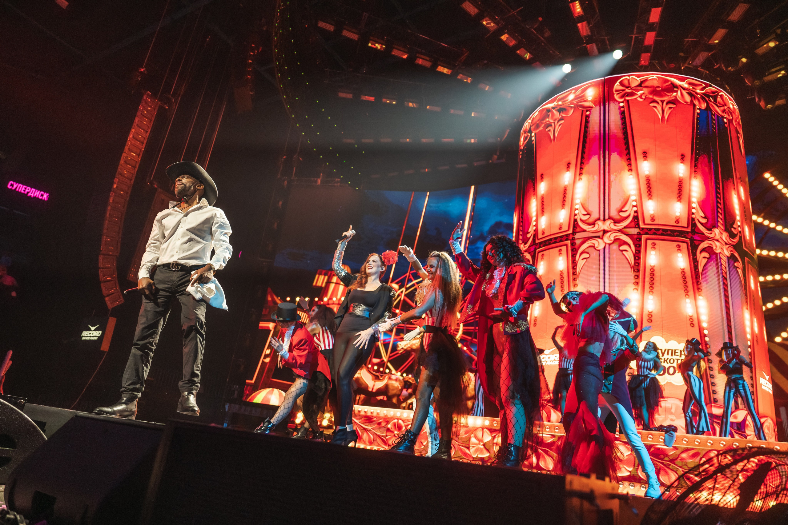 Superdiskoteka 90. Svyatoslav Bunkov | photographer