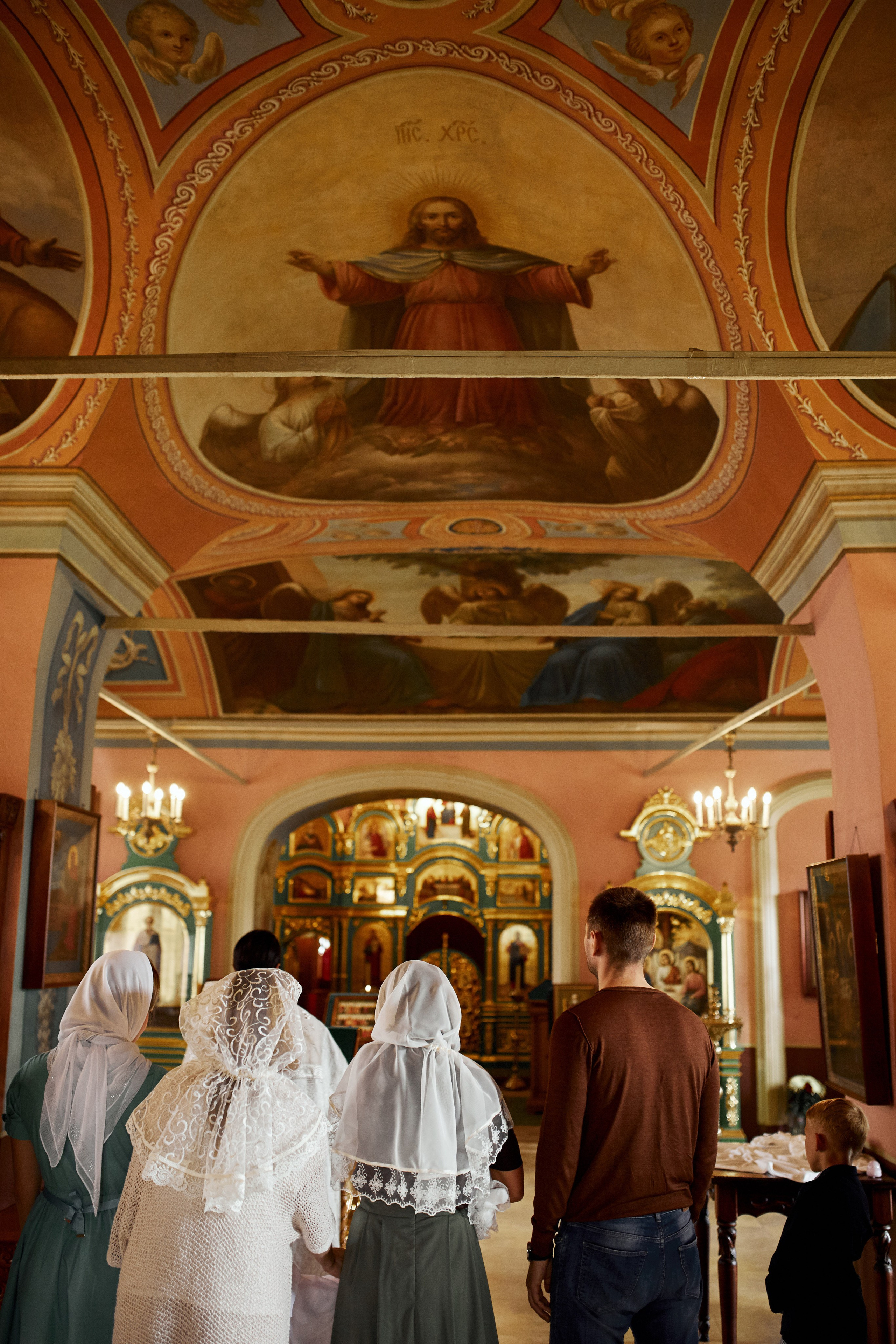Фотограф на крещение в Москве, заказать услуги проф фотосъёмки — Цены и стоимость услуг фотосъёмки крещения