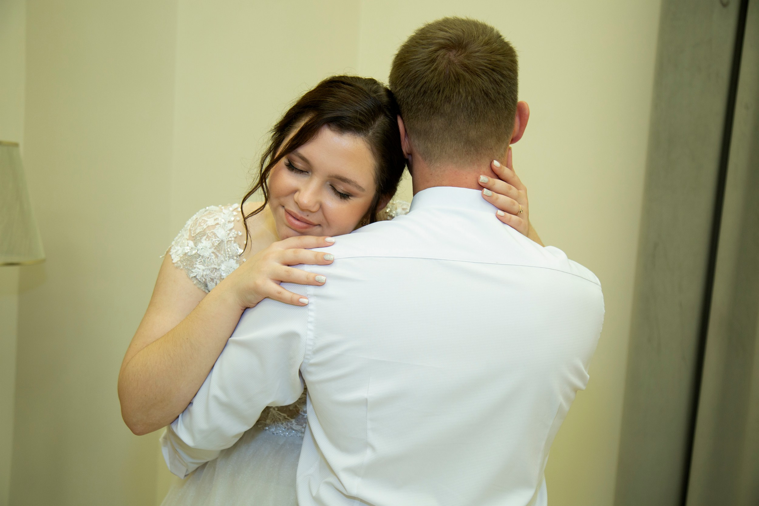Свадебная фотосессия Андрея и Алины в Савеловском ЗАГСе. Фотосессия в студии в Москве от профессионального фотографа услуги по доступным ценам