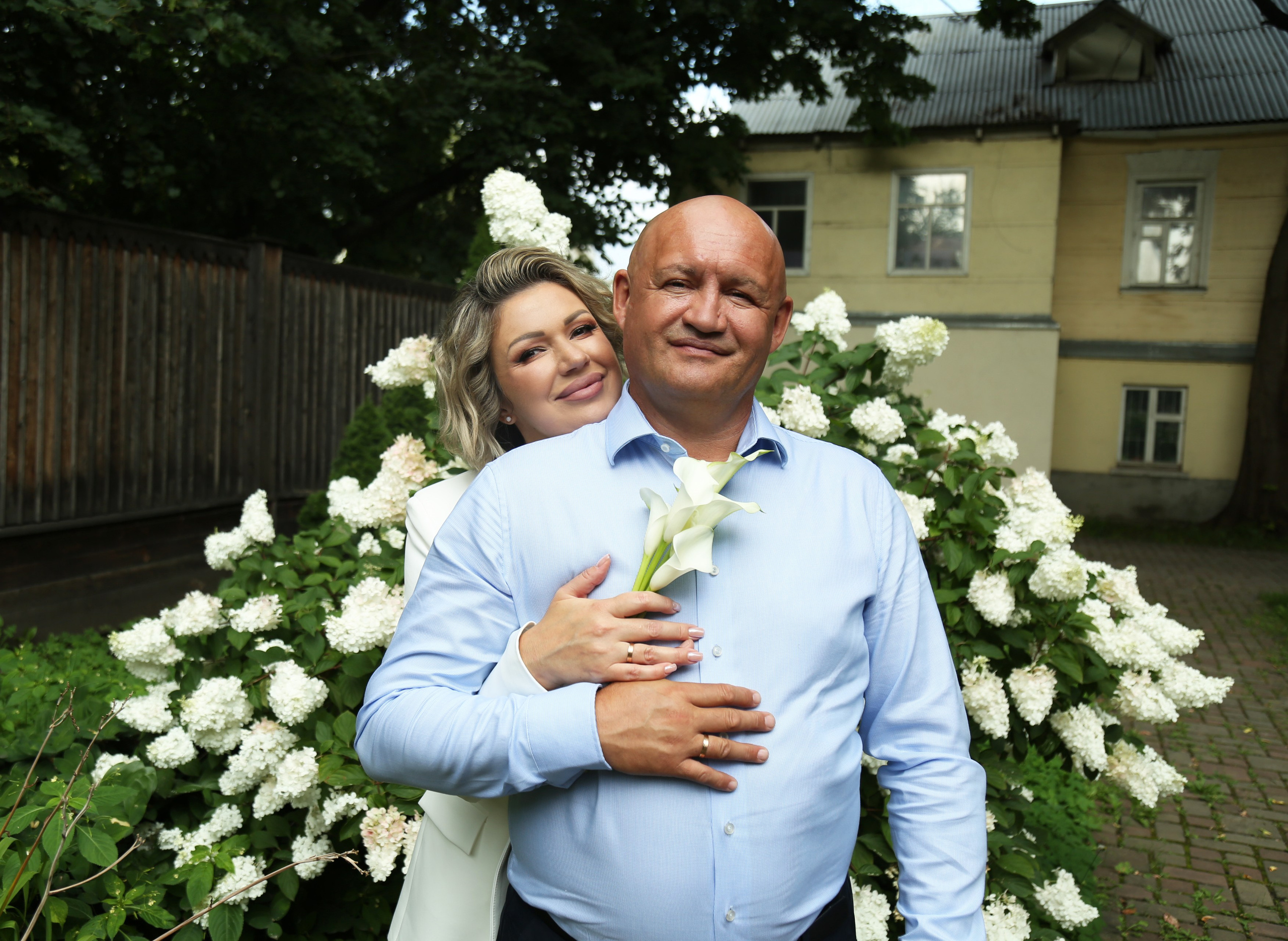 ЗАГСе Храма Матроны Московской свадебная фотосессия. Фотосессия в студии в Москве от профессионального фотографа услуги по доступным ценам