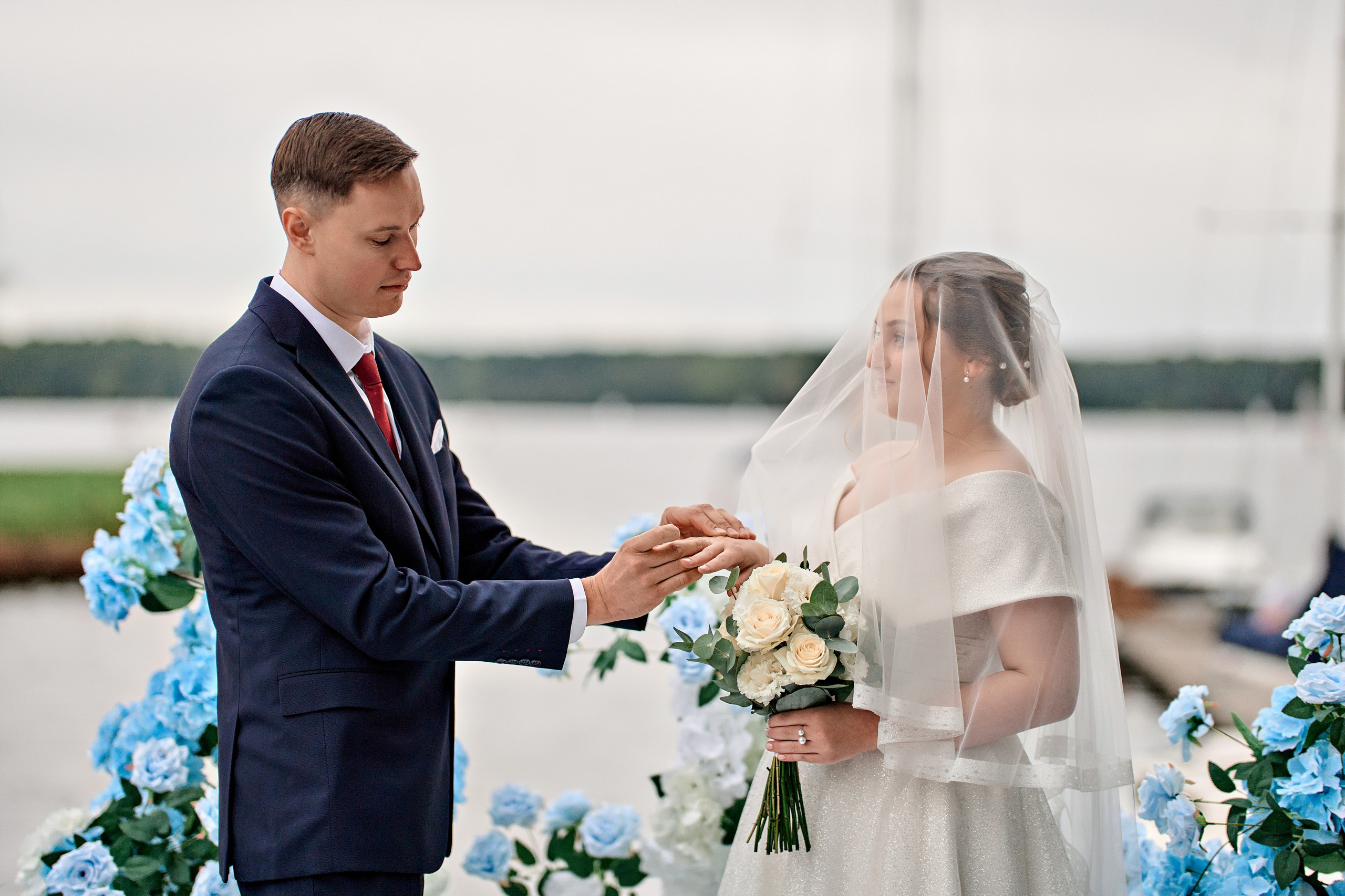 Нежная свадьба Антона и Софьи в яхт-клубе «Портофино». Фотограф Меняйло Евгений. Свадьба. Портрет. Репортаж. Семья. Контент