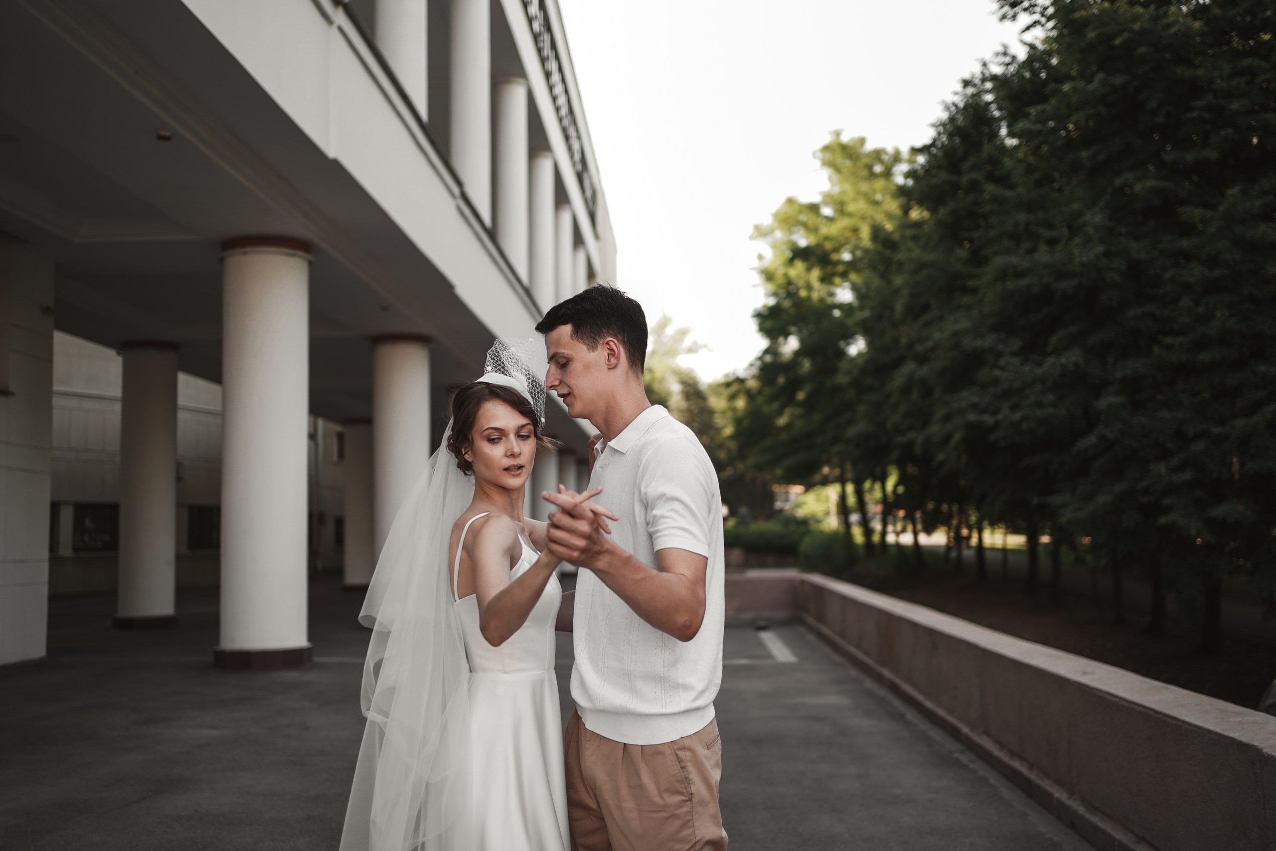 Свадебная фотосессия в парке имени Октябрьской Революции в г. Ростов-на-Дону. Свадебный фотограф в Ростове-на-Дону. Таинство Крещения и Венчания, семейные фотосессии. Алёна Чёботова