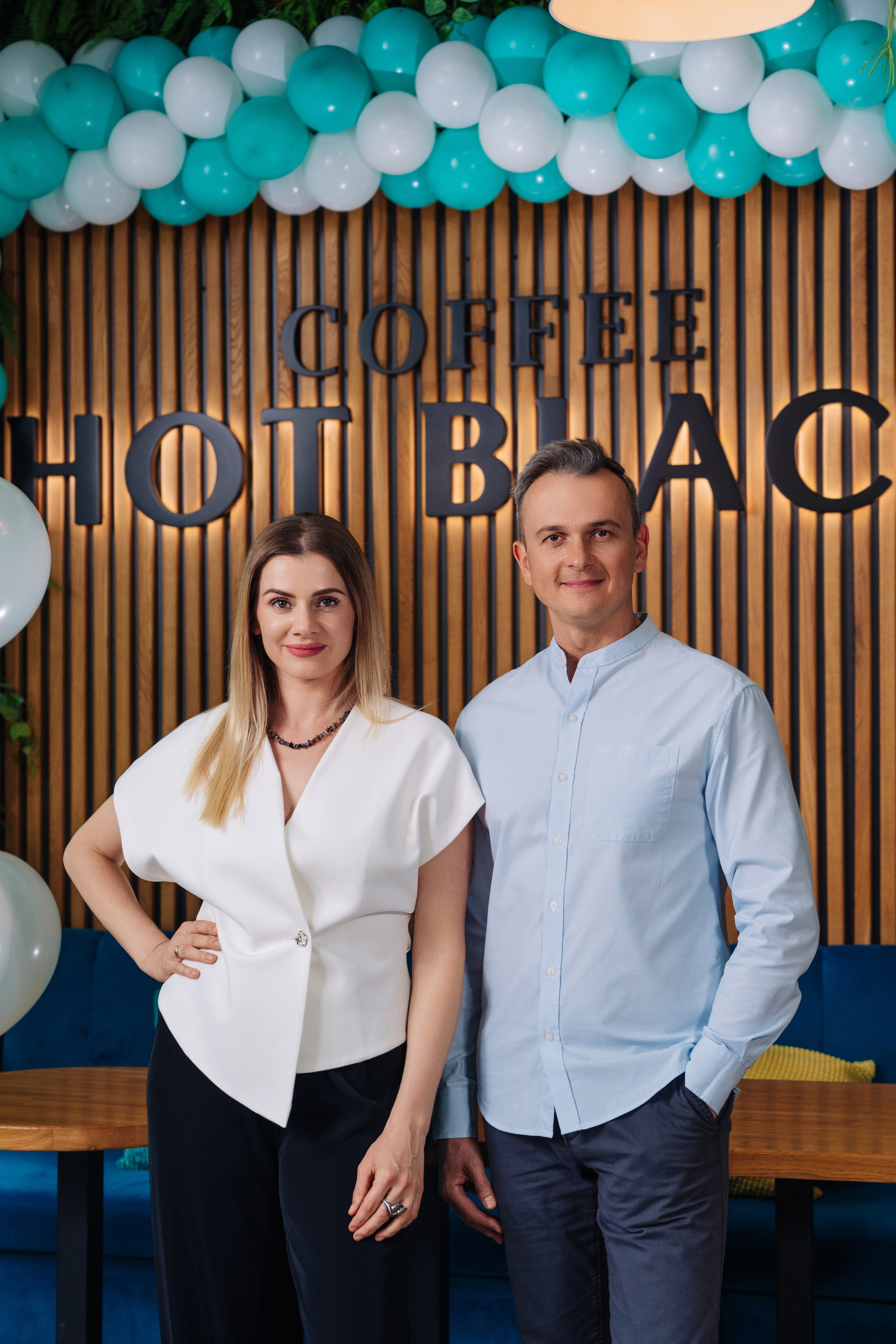 Интерьер кафе Black Hot Coffe (сеть кафе в Королеве)