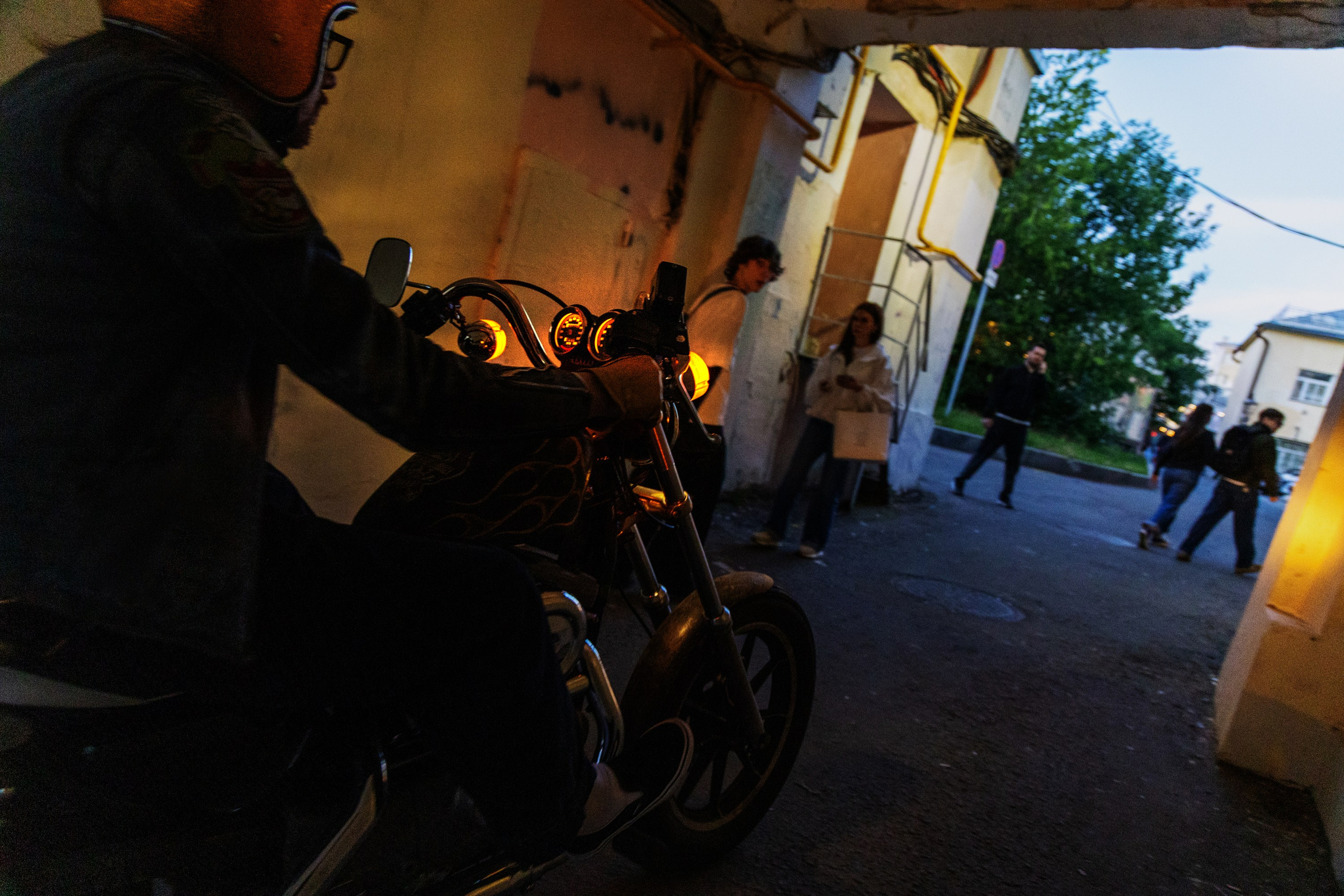 STREETSAGA — уличный фотограф в Москве. Стрит, портреты, путешествия и студийная съёмка