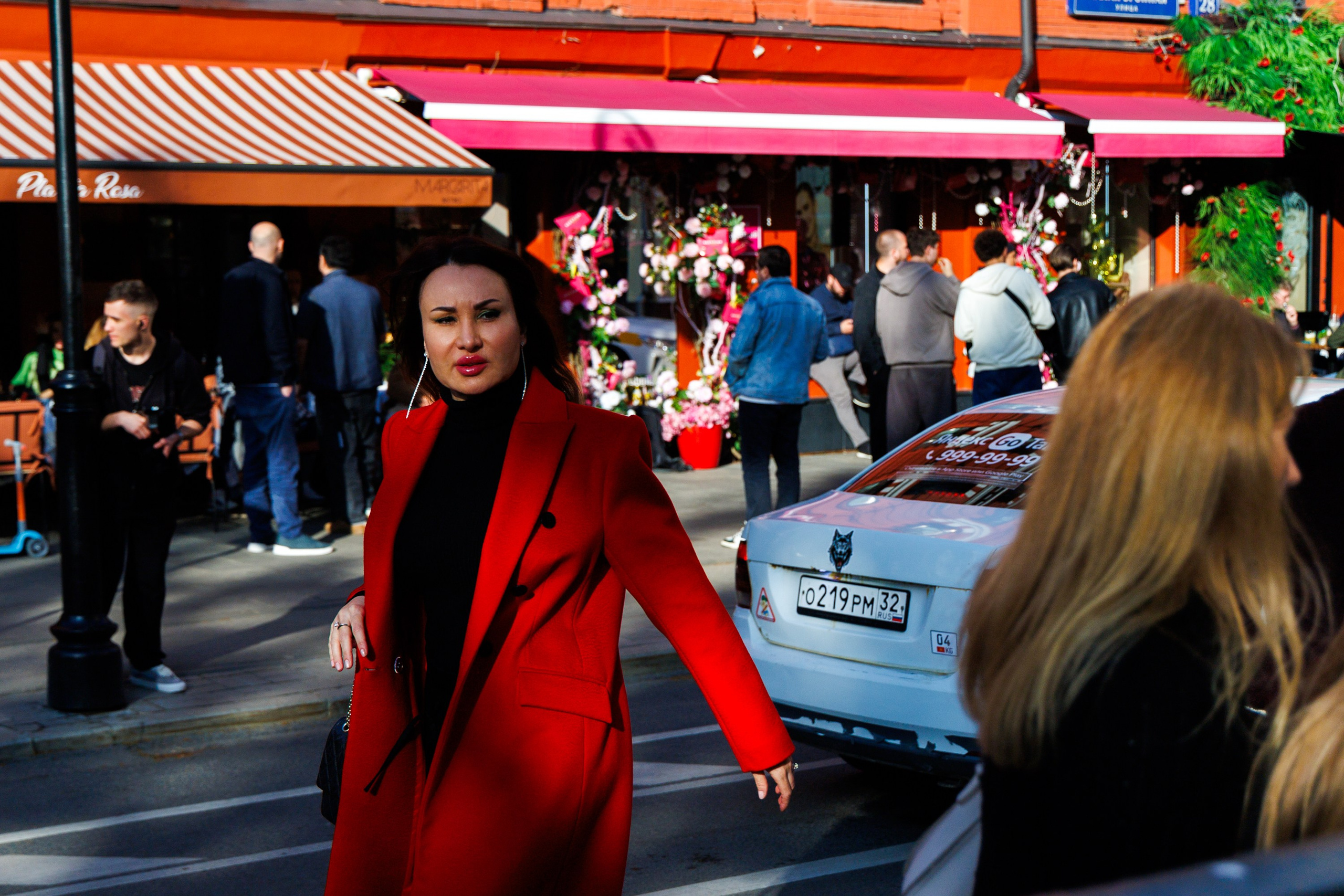 STREETSAGA — уличный фотограф в Москве. Стрит, портреты, путешествия и студийная съёмка