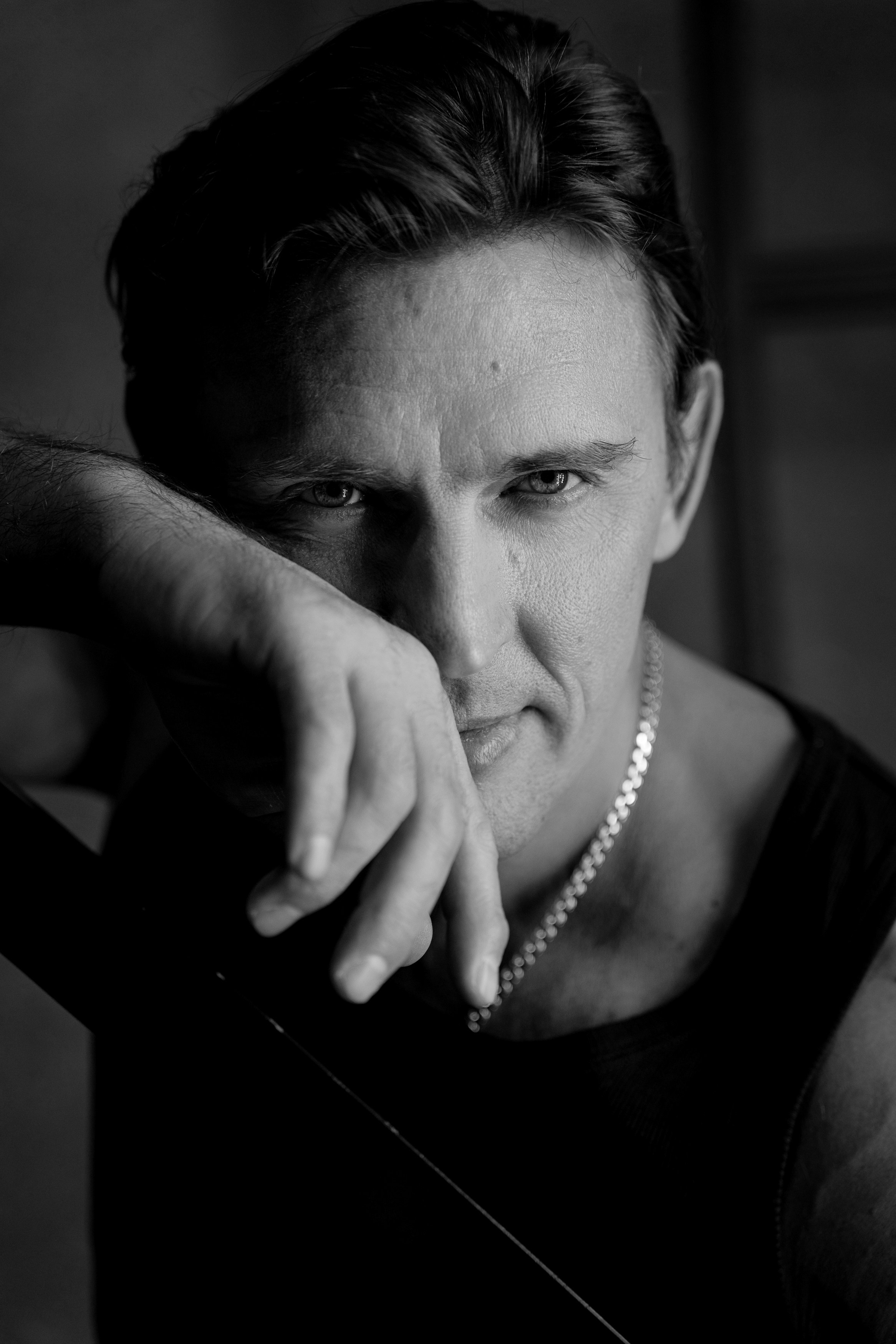 Мужская фотосессия в Москве. Портретный фотограф Олеся Владимирова в Москве