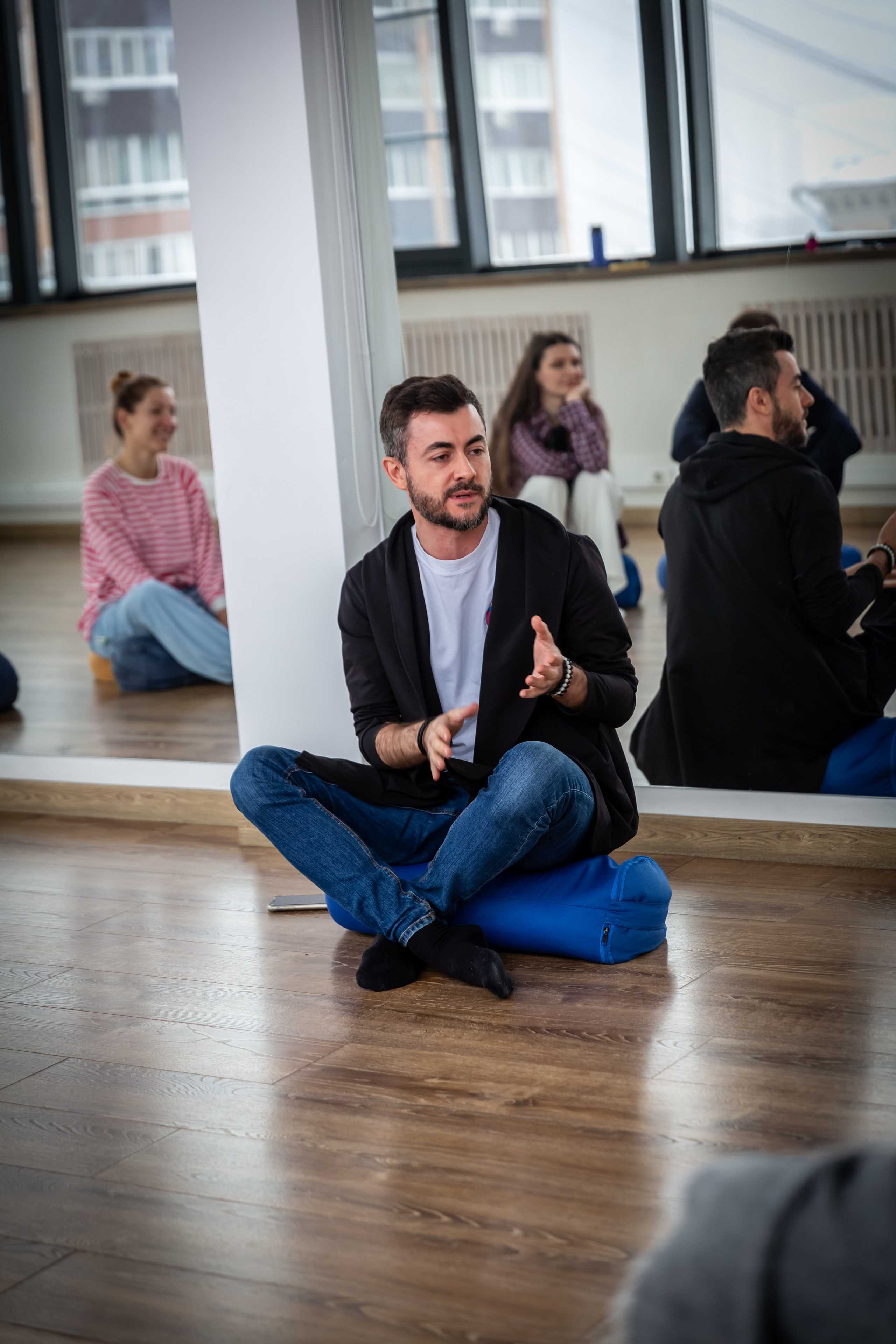 Репортажная съемка тренинга Кирилла. Контент фотограф для экспертов в соцсетях Алена Собора Москва