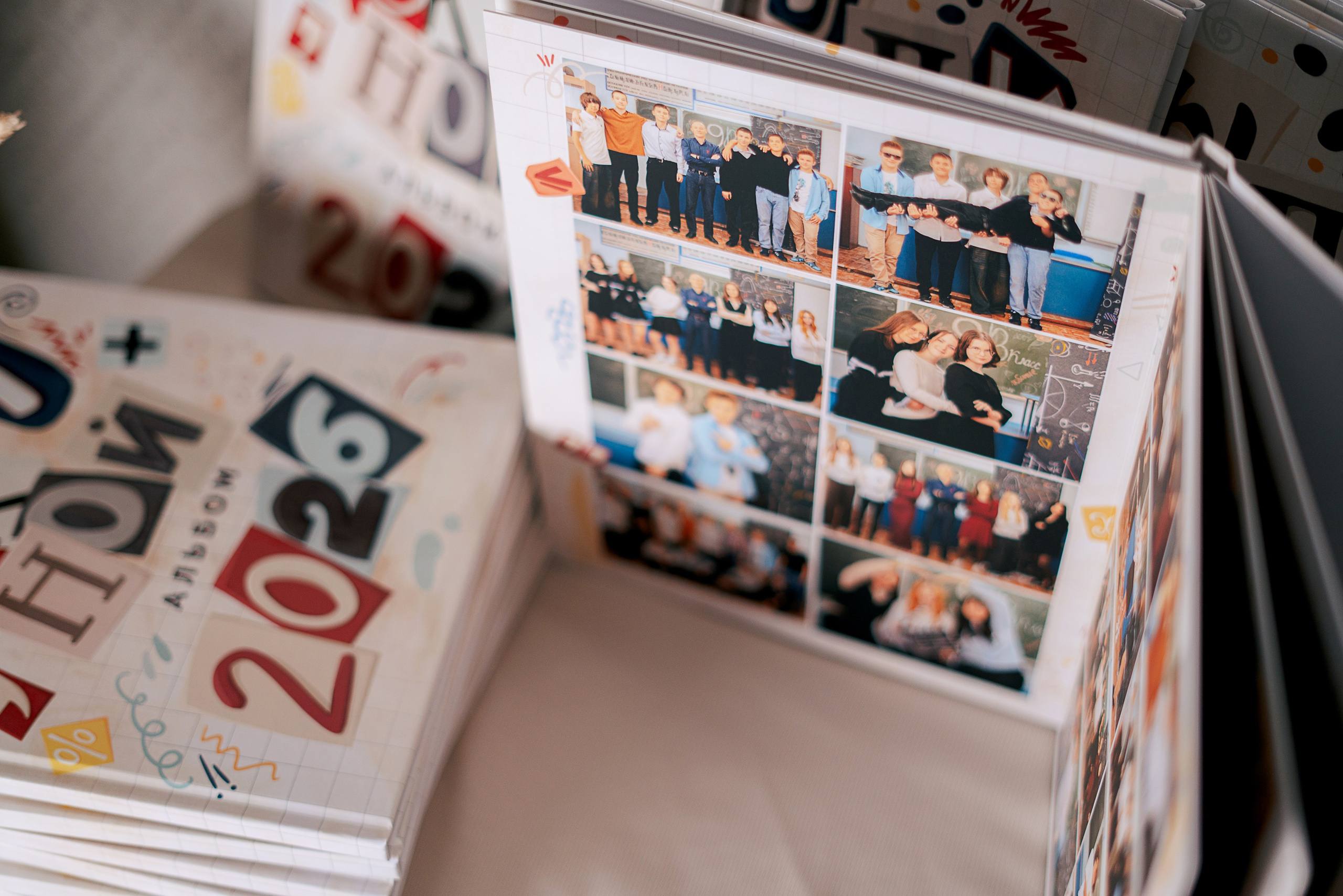 Альбомы для старшей школы. Школьный фотограф в Челябинске. Выпускные фотоальбомы