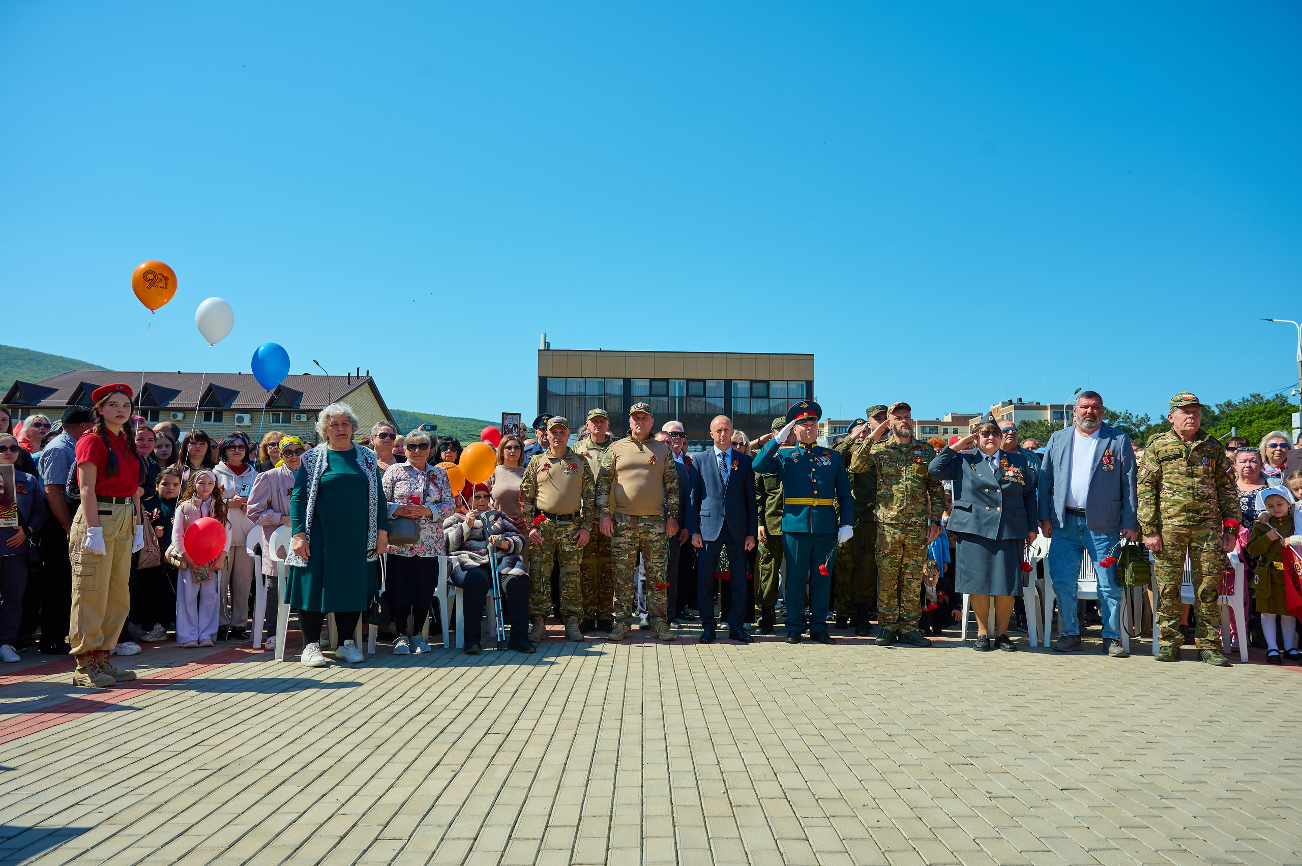 Митинг (мая в Кабардинке. Жизнь курорта Кабардинка в фотографиях