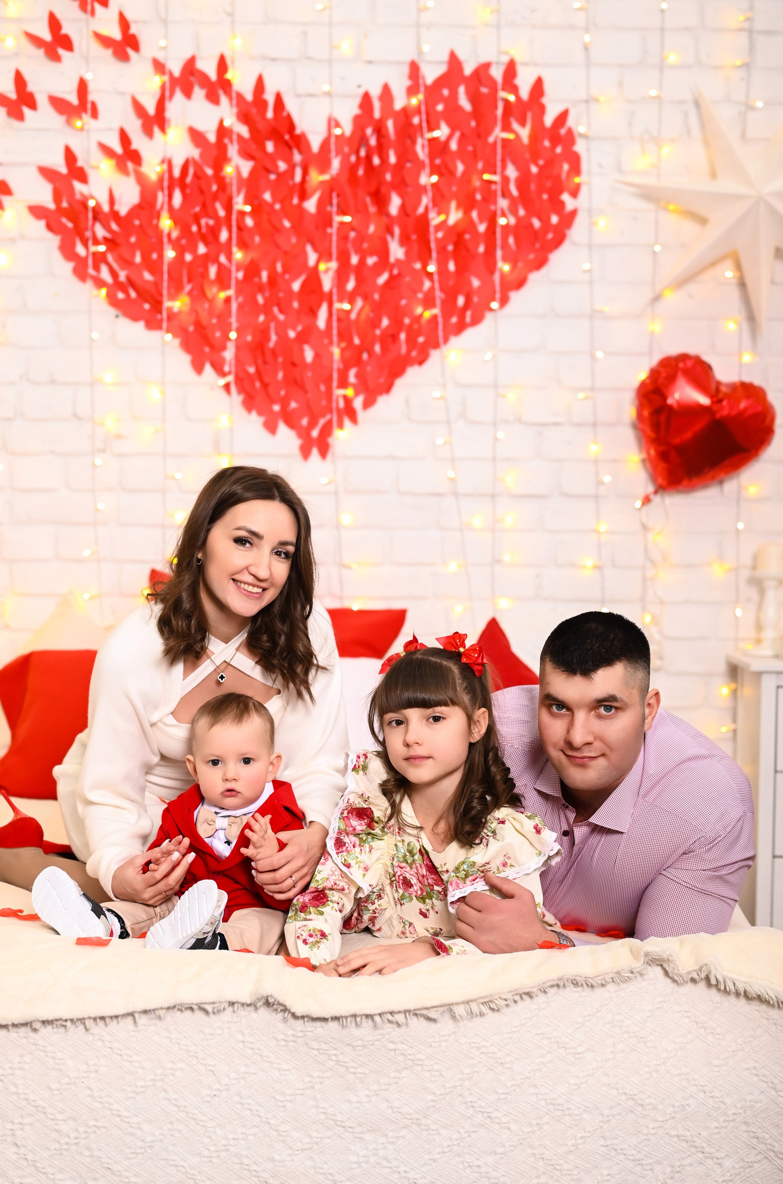 Семейная. Фотостудия Зефир. Фотосессии в студии под ключ. Москва. Семейные и детские фотосессии