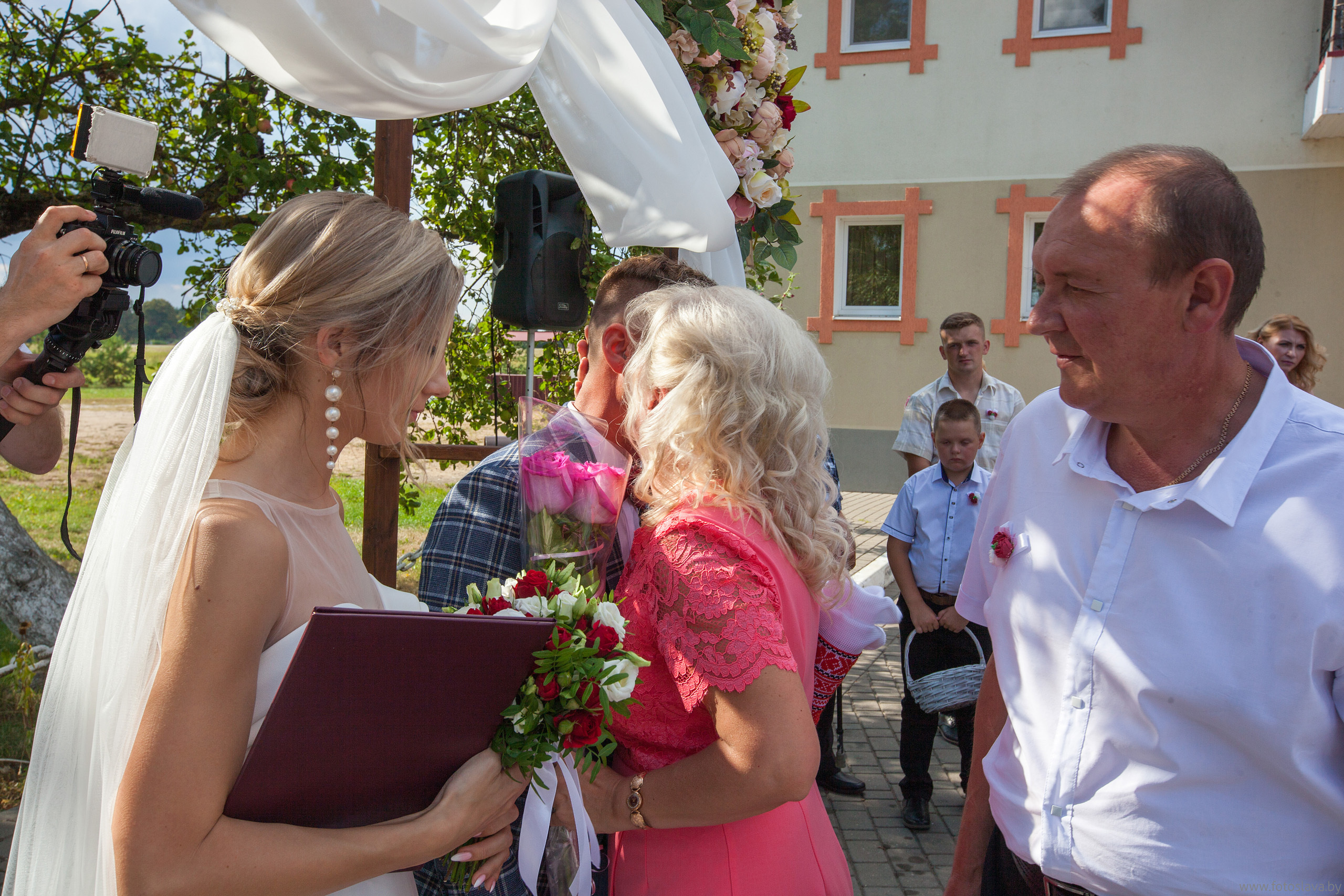 Свадебная фотосессия Нины и Александра. Свадебный фотограф в Барановичах Вячеслав Шах-Гусейнов, фотошкола