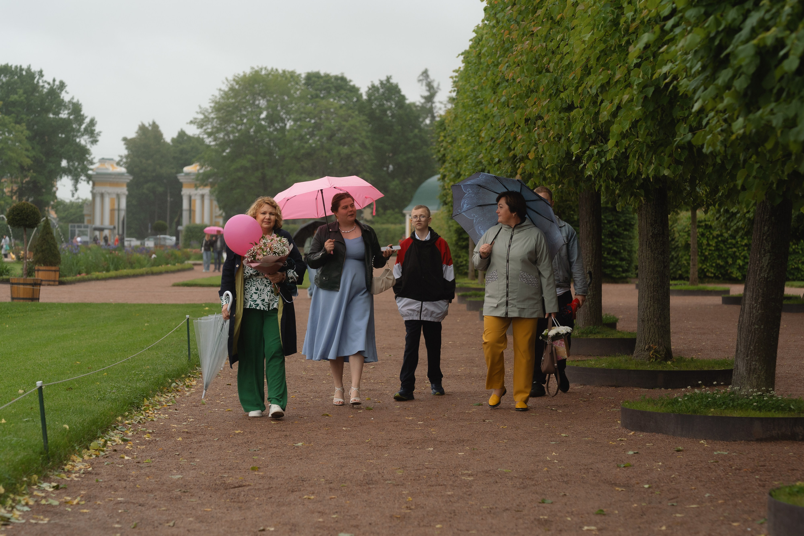 Прогулка по классическим аллеям Верхнего сада