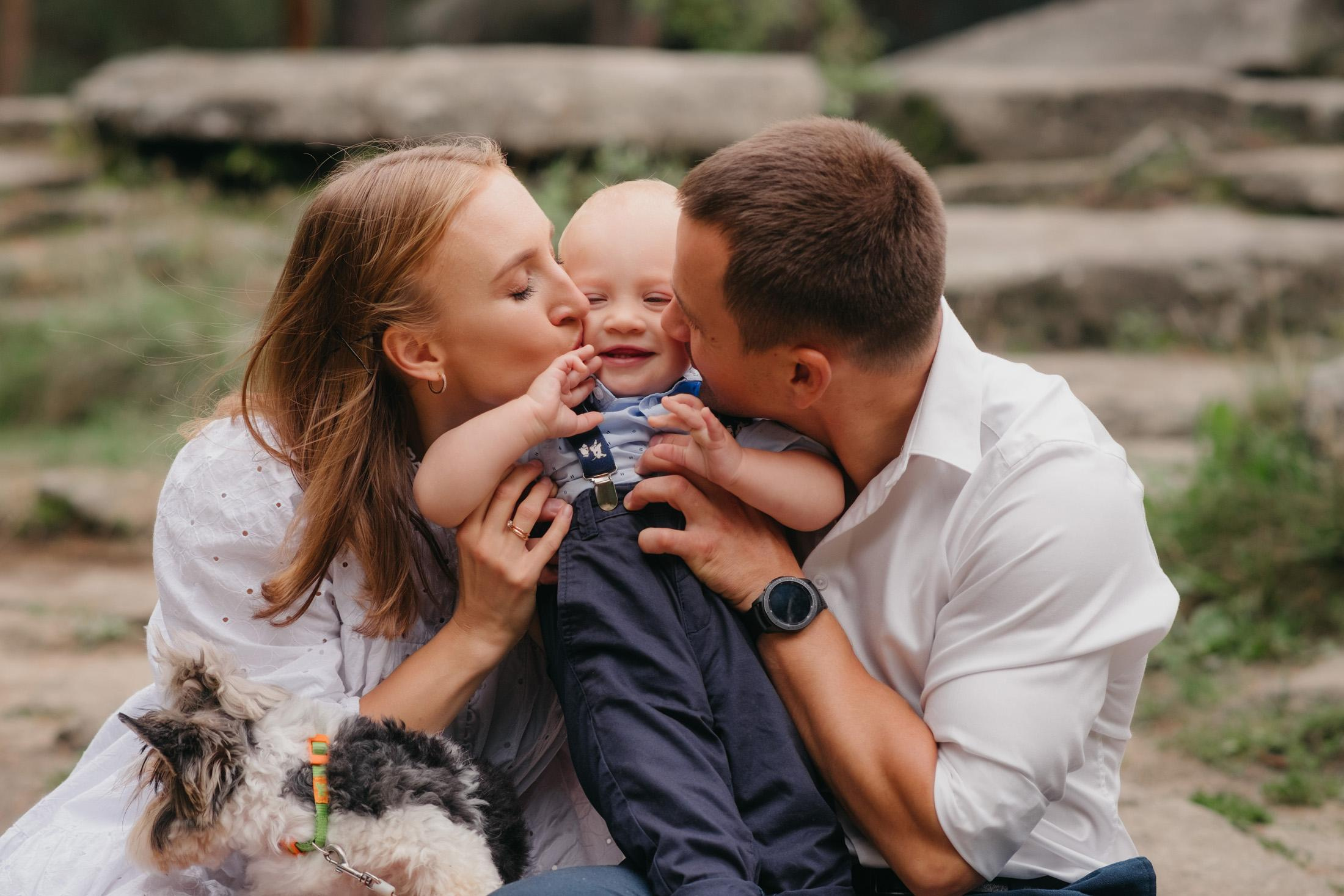 Семейная фотосессия в парке Каменные Палатки. Фотограф для бизнеса Константин Брусницын в Екатеринбурге