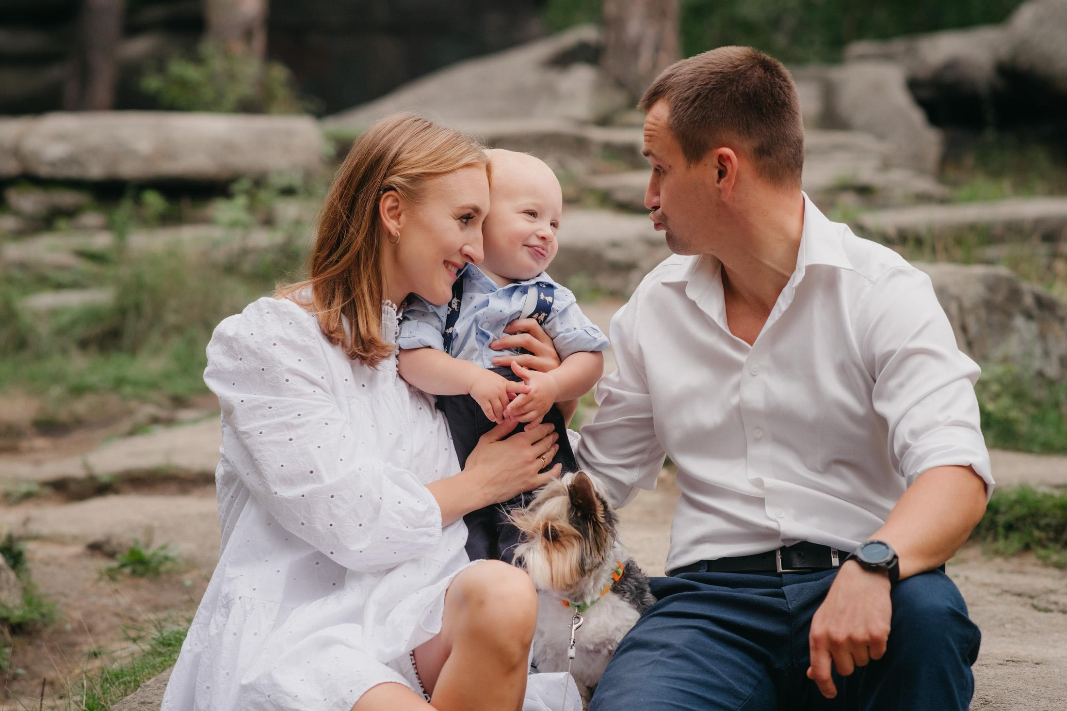Семейная фотосессия в парке Каменные Палатки. Фотограф для бизнеса Константин Брусницын в Екатеринбурге