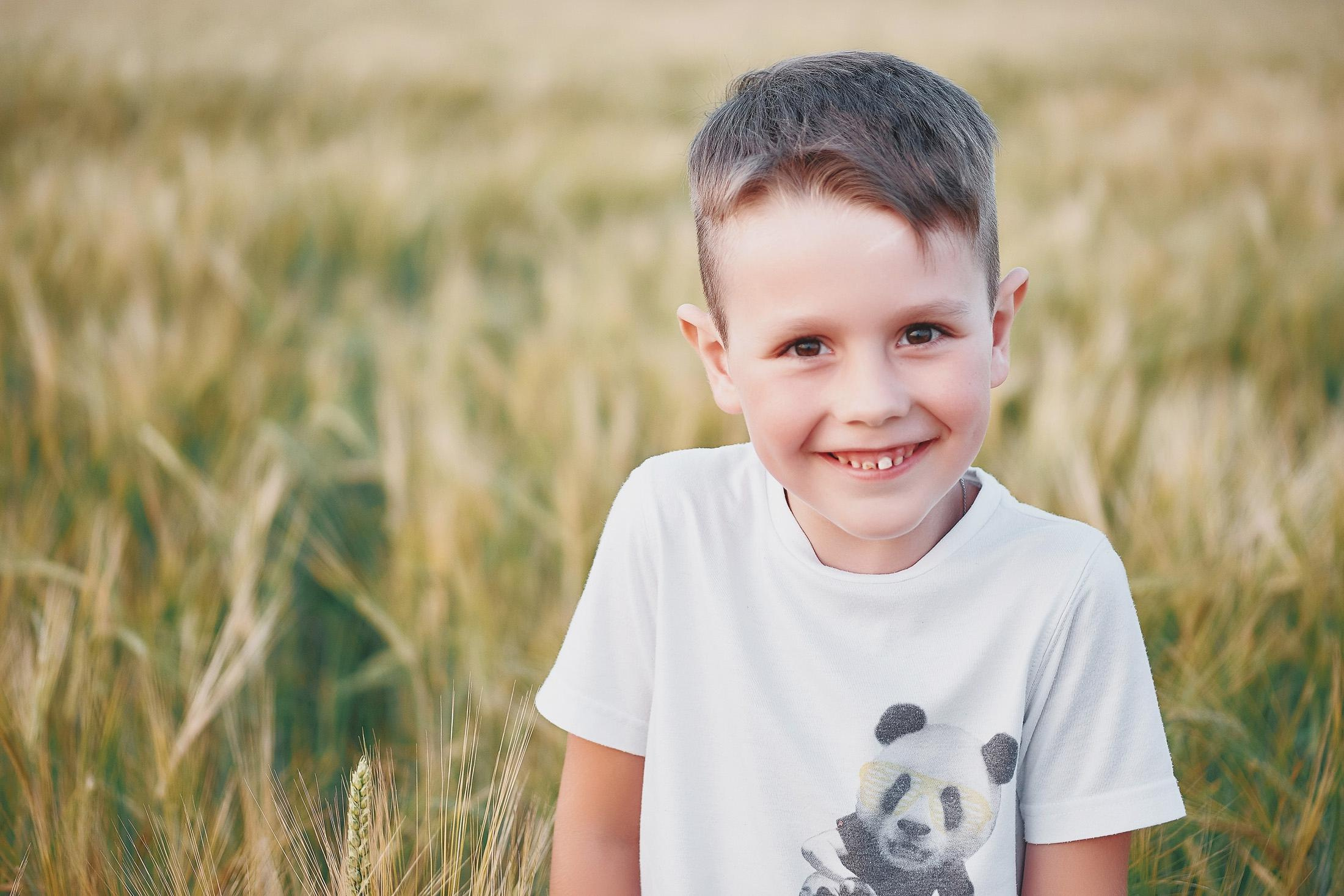 Фотосессия семьи в полях под Екатеринбургом — Катя Саша и Матвей. Фотограф для бизнеса Константин Брусницын в Екатеринбурге