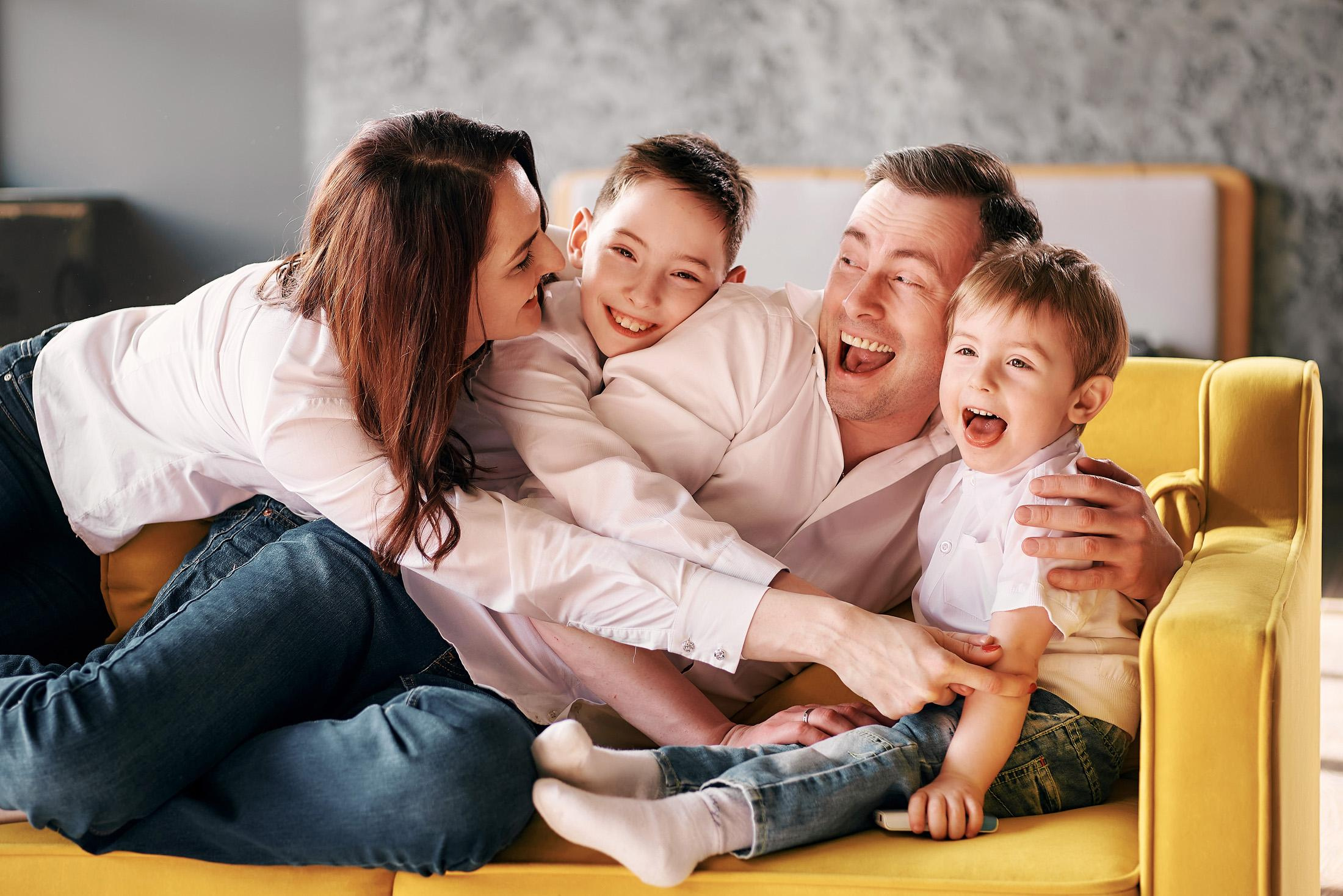 Семеня фотосессия в фотостудии Laboratory Черноморцы. Фотограф для бизнеса Константин Брусницын в Екатеринбурге