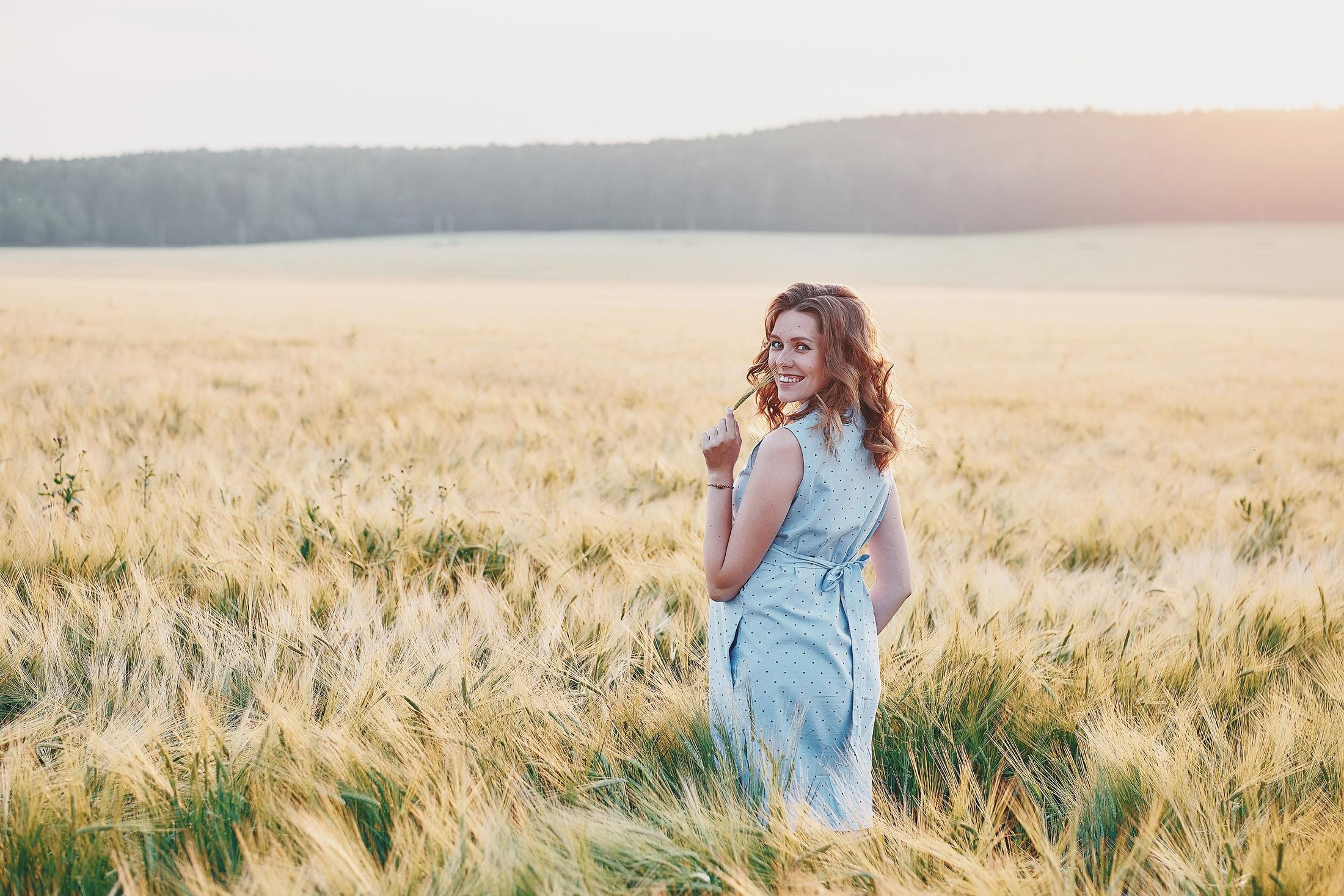 Фотосессия семьи в полях под Екатеринбургом — Катя Саша и Матвей. Фотограф для бизнеса Константин Брусницын в Екатеринбурге